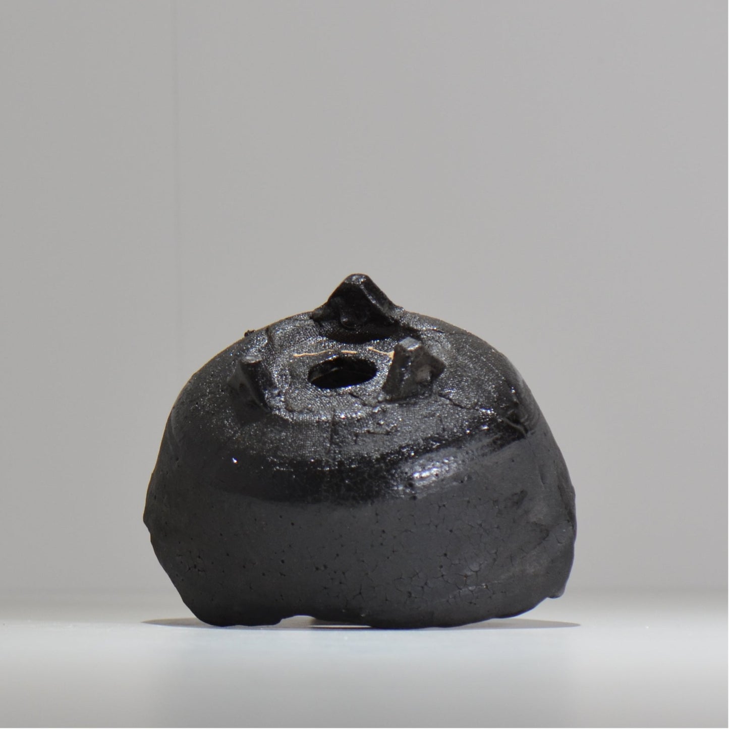 川合牧人 / UROKO POT BLACK / km_urkb01_m / 約φ13cm / 植木鉢