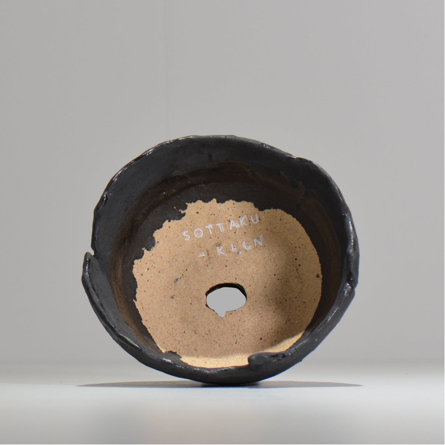 川合牧人 / UROKO POT BLACK / km_urkb03_m / 約φ14cm / 植木鉢