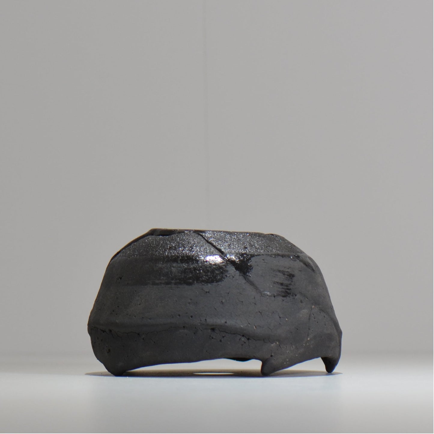 川合牧人 / UROKO POT BLACK / km_urkb05_m / 約φ13cm / 植木鉢