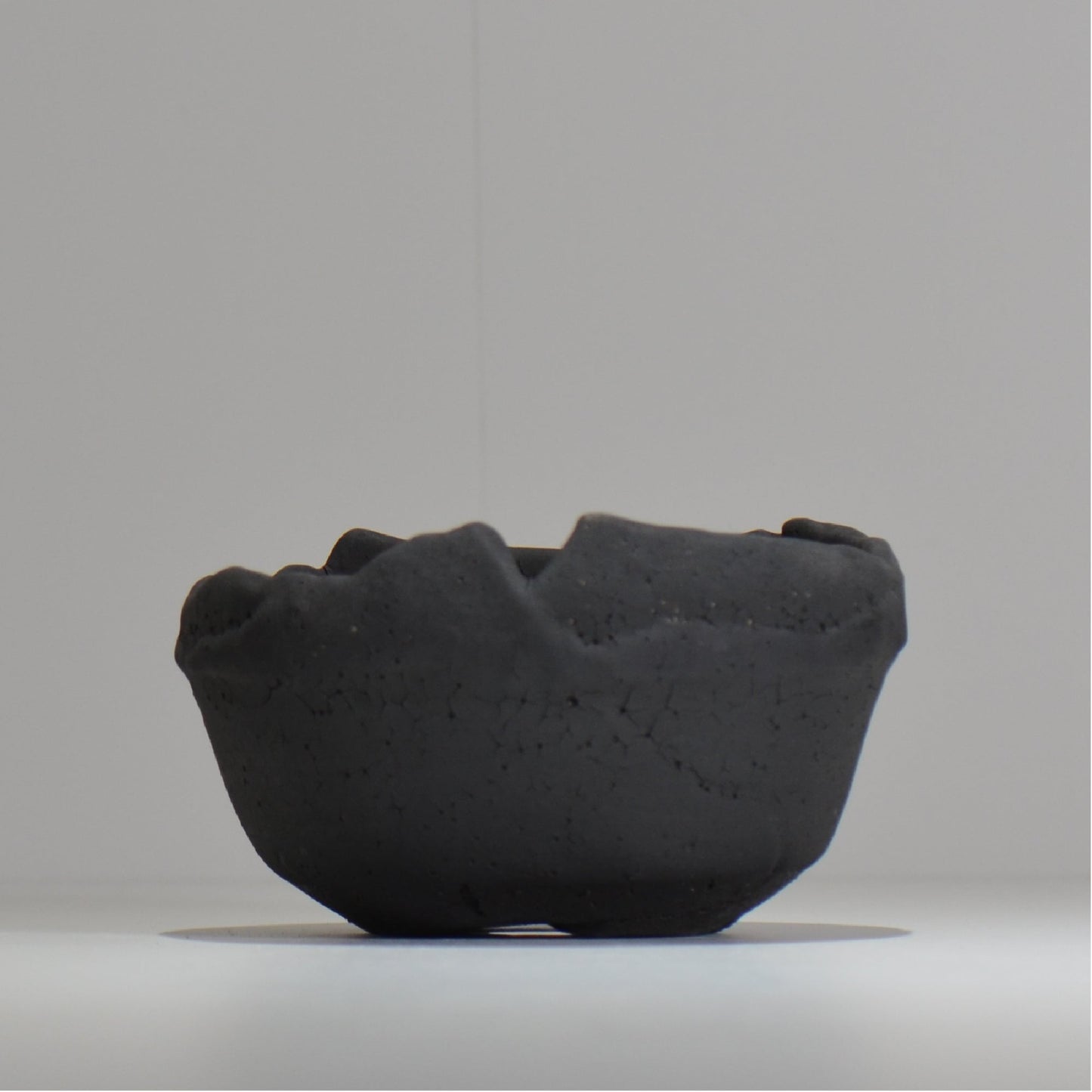 川合牧人 / UROKO POT BLACK / km_urkb06_m / 約φ14cm / 植木鉢