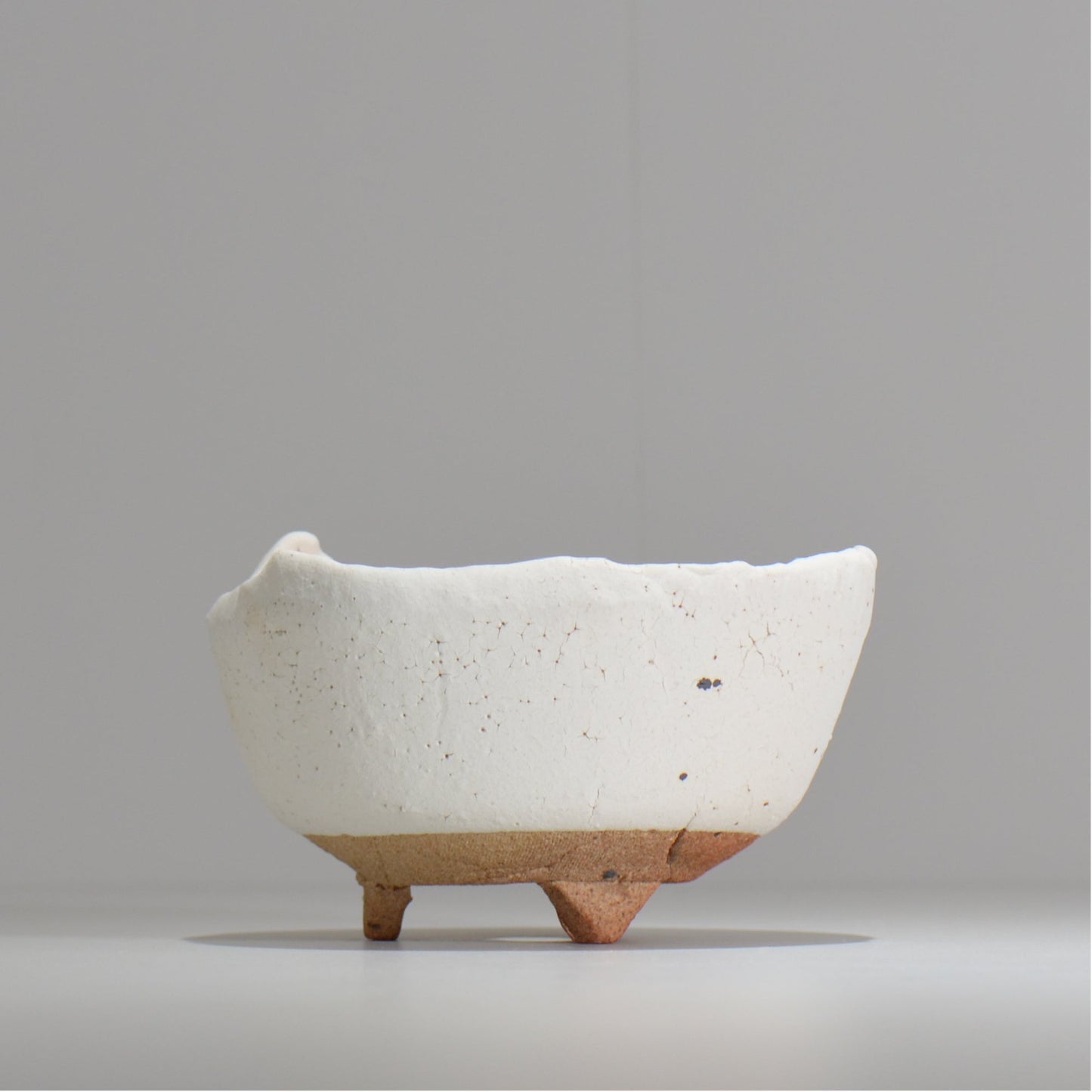 川合牧人 / UROKO POT WHITE/ km_urkw01_m / 約φ13.5cm / 植木鉢