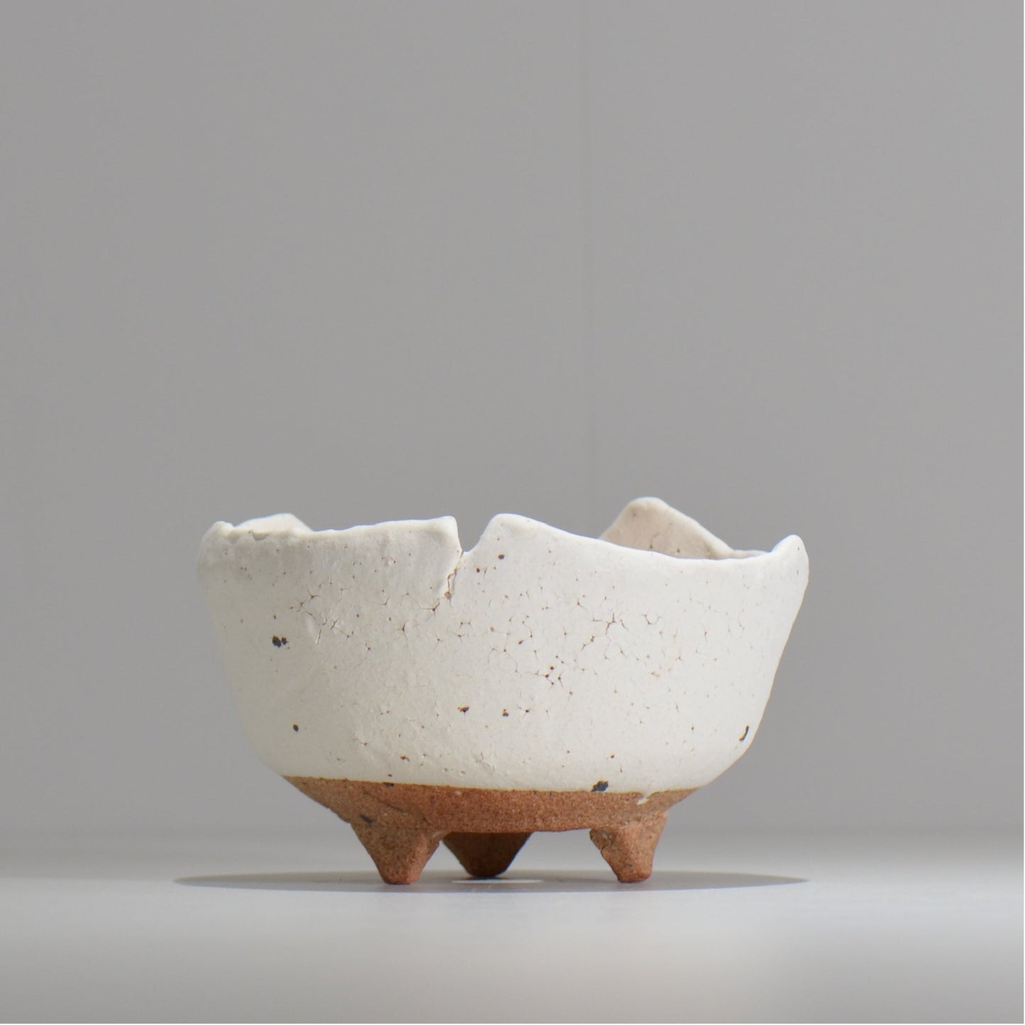 川合牧人 / UROKO POT WHITE/ km_urkw01_m / 約φ13.5cm / 植木鉢