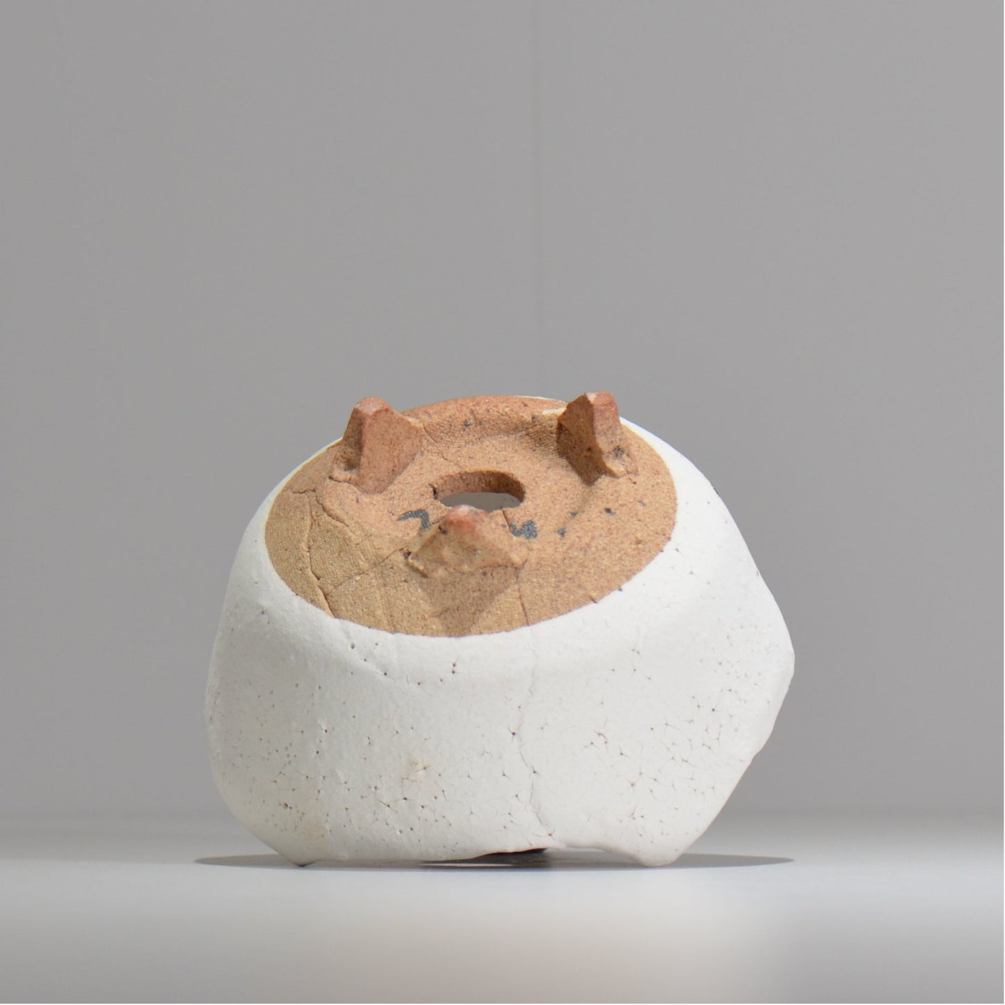 川合牧人 / UROKO POT WHITE/ km_urkw01_m / 約φ13.5cm / 植木鉢