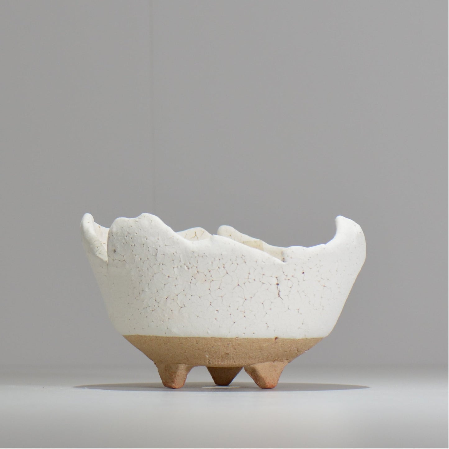 川合牧人 / UROKO POT WHITE/ km_urkw04_m / 約φ14cm / 植木鉢