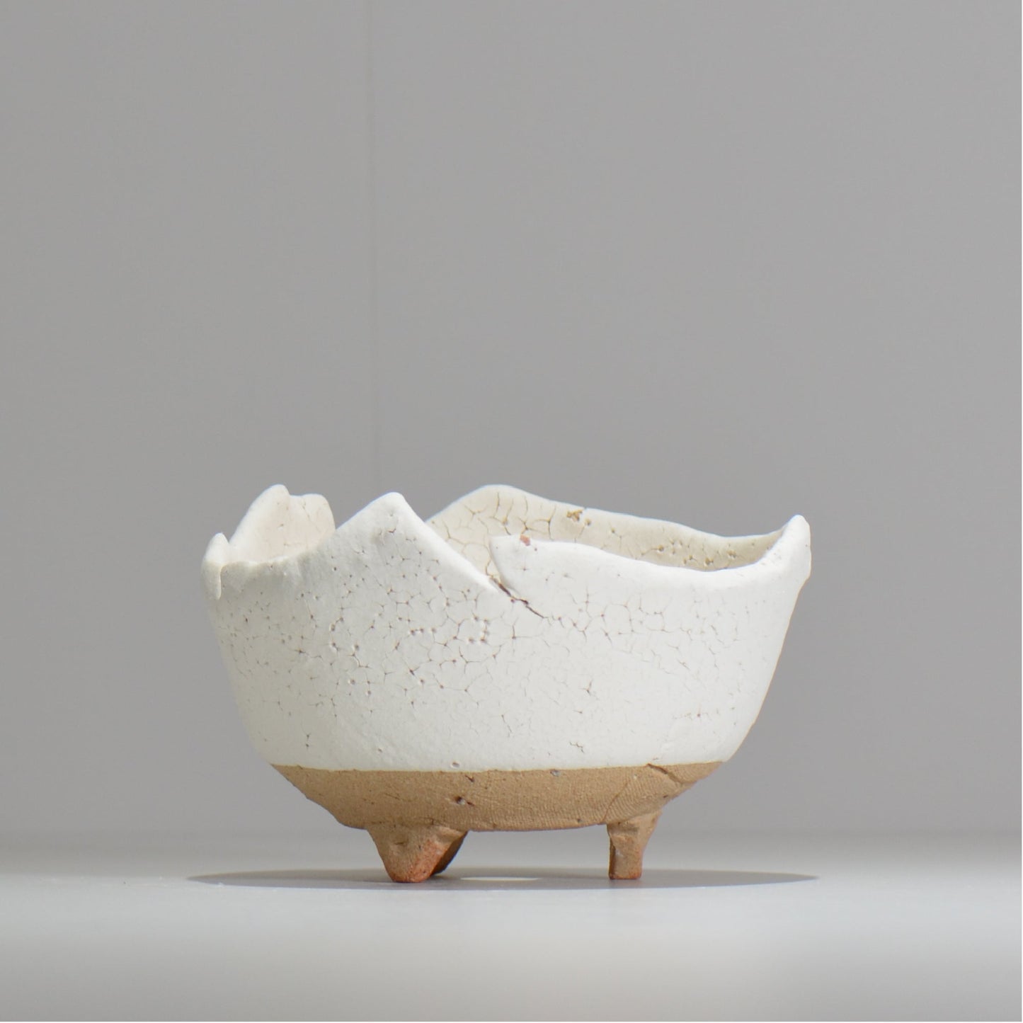 川合牧人 / UROKO POT WHITE/ km_urkw04_m / 約φ14cm / 植木鉢