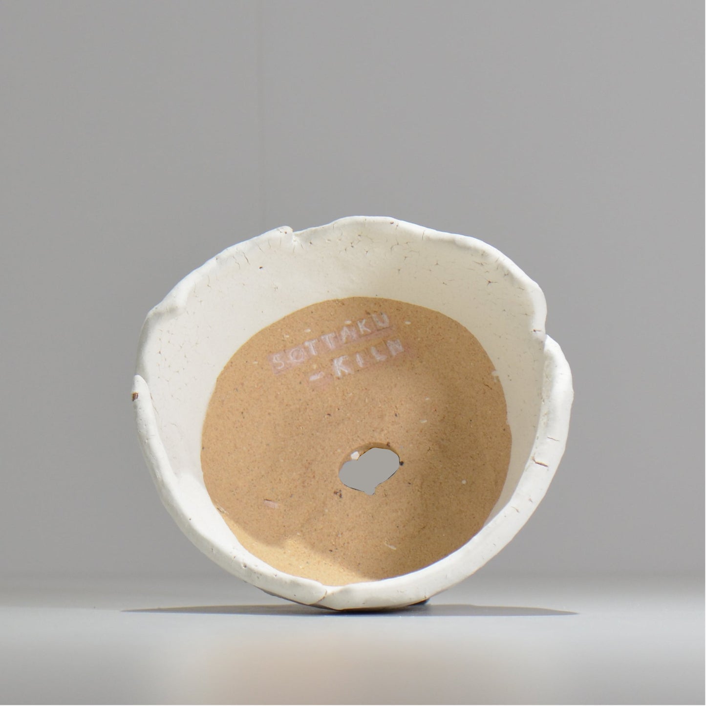 川合牧人 / UROKO POT WHITE/ km_urkw04_m / 約φ14cm / 植木鉢