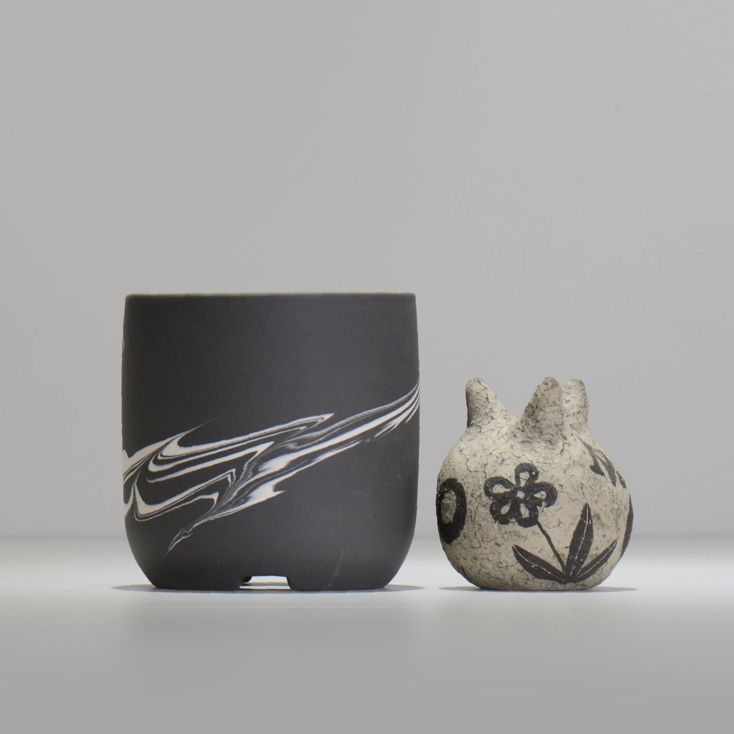 山本真郎 / 黒仙-kokusen020 / M / 約φ10.7cm / 植木鉢