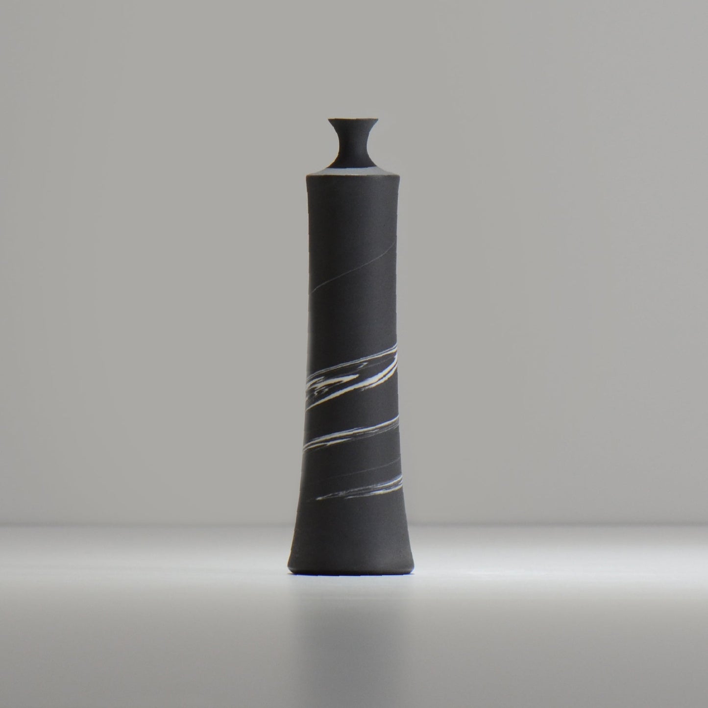山本真郎 / 黒仙 / kokusen_ichi_xs / 約口径φ1.9cm / 一輪挿し