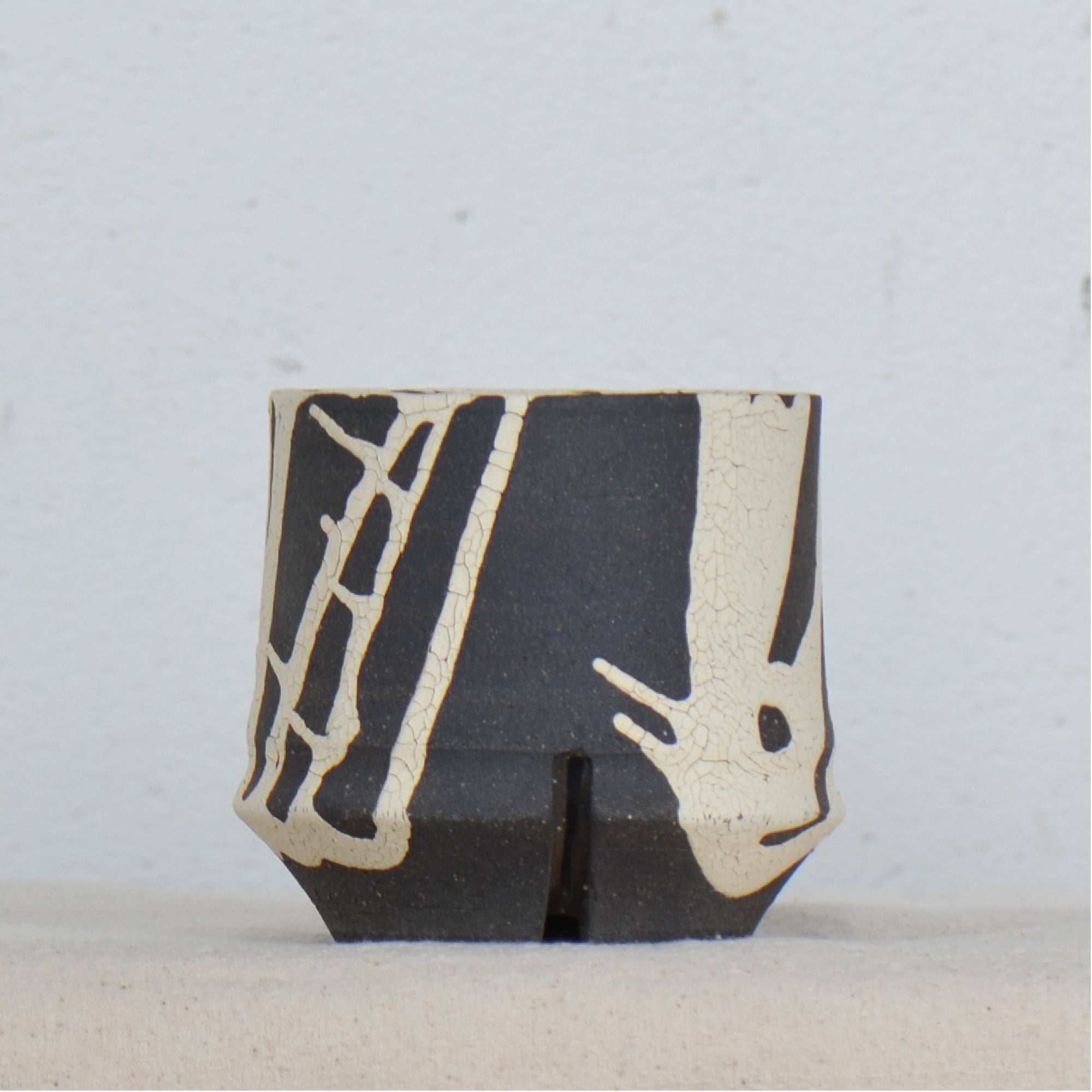 沼野 秀章 / 黒二白 / nh5_bw07_xs / 約φ8.5cm / 植木鉢 – ハチラボ