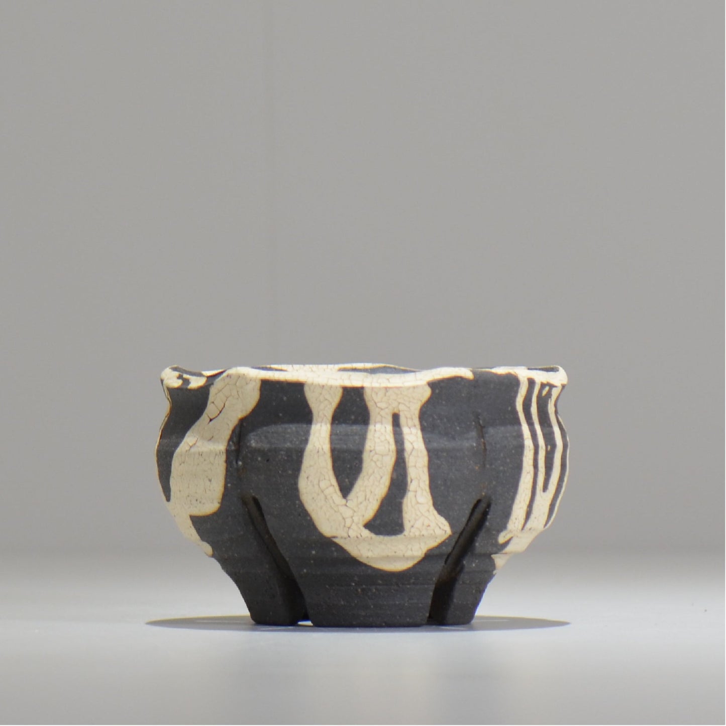沼野 秀章 / 黒二白 / S / nh_bw08_s / 約φ10.5cm / 植木鉢