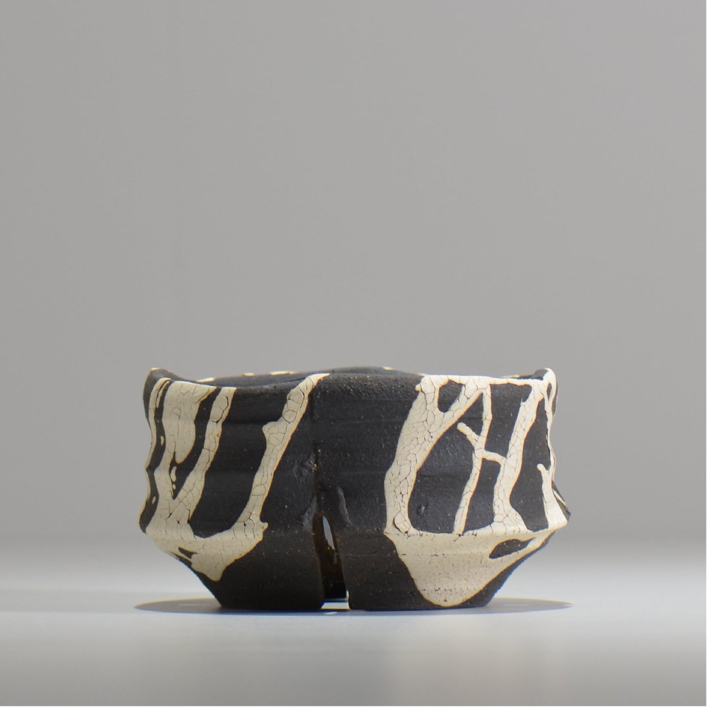 沼野 秀章 / 黒二白 / S / nh_bw11_m / 約φ12.8cm / 植木鉢