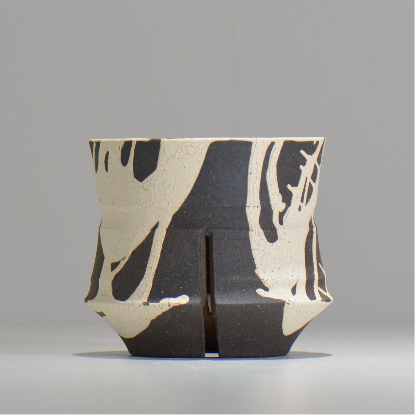沼野 秀章 / 黒二白 / S / nh_bw15_m / 約φ11.7cm / 植木鉢