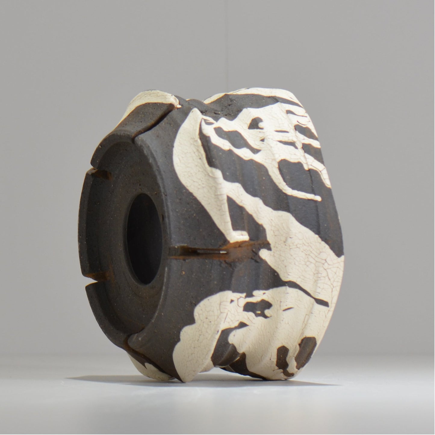 沼野 秀章 / 黒二白 / S / nh_bw21_l / 約φ17.8cm / 植木鉢