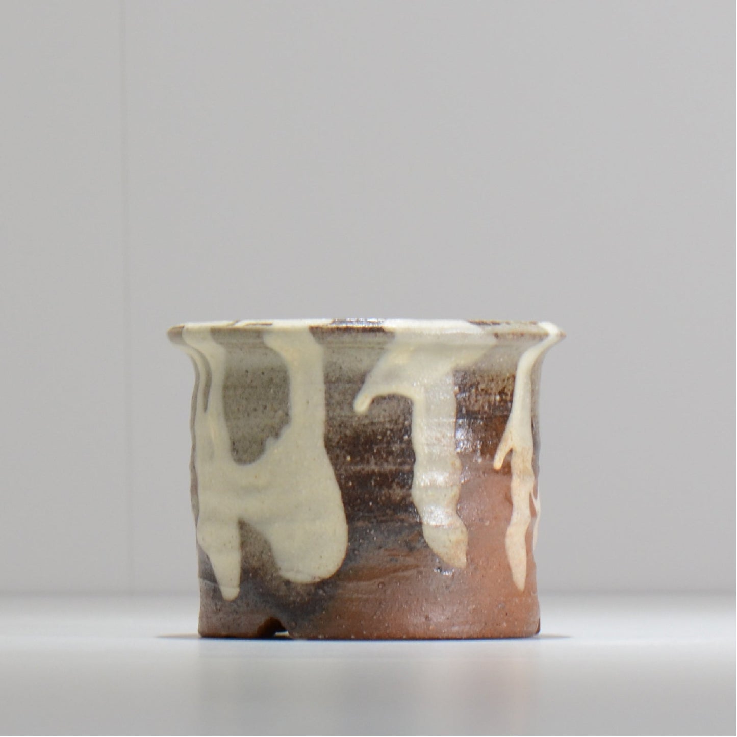 須釜 優子 / 伊賀白がけ 鉢 / su03_01_s / 約 φ11cm / 植木鉢