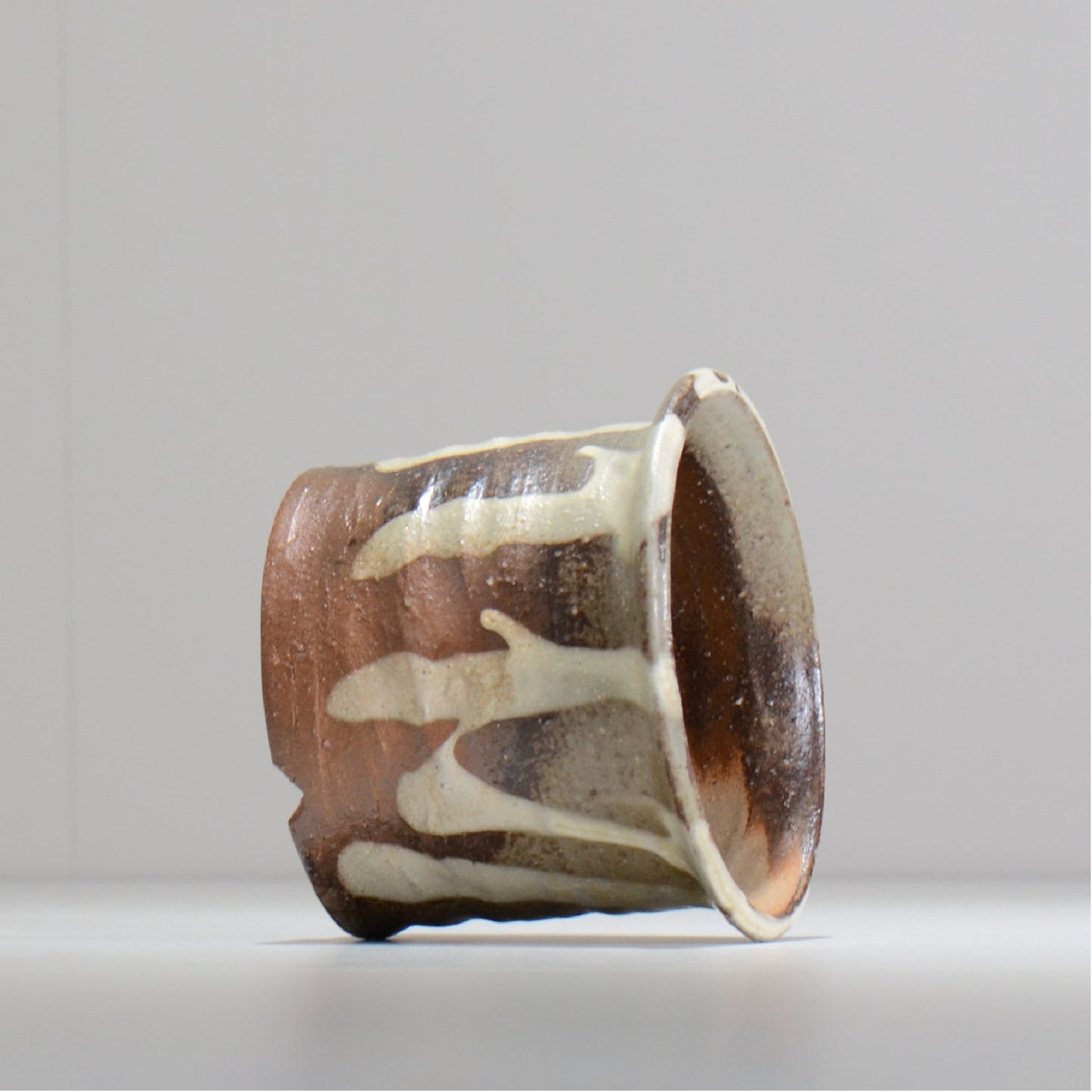 須釜 優子 / 伊賀白がけ 鉢 / su03_01_s / 約 φ11cm / 植木鉢
