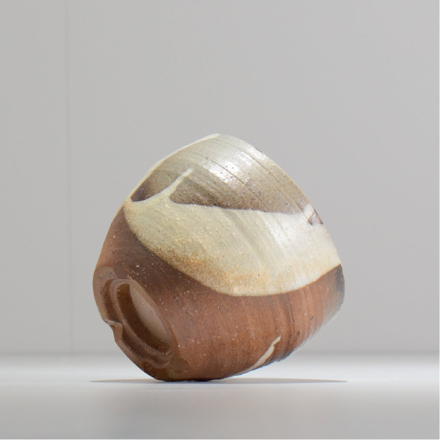 須釜 優子 / 伊賀白がけ 鉢 / su03_03_s / 約 φ10.6cm / 植木鉢