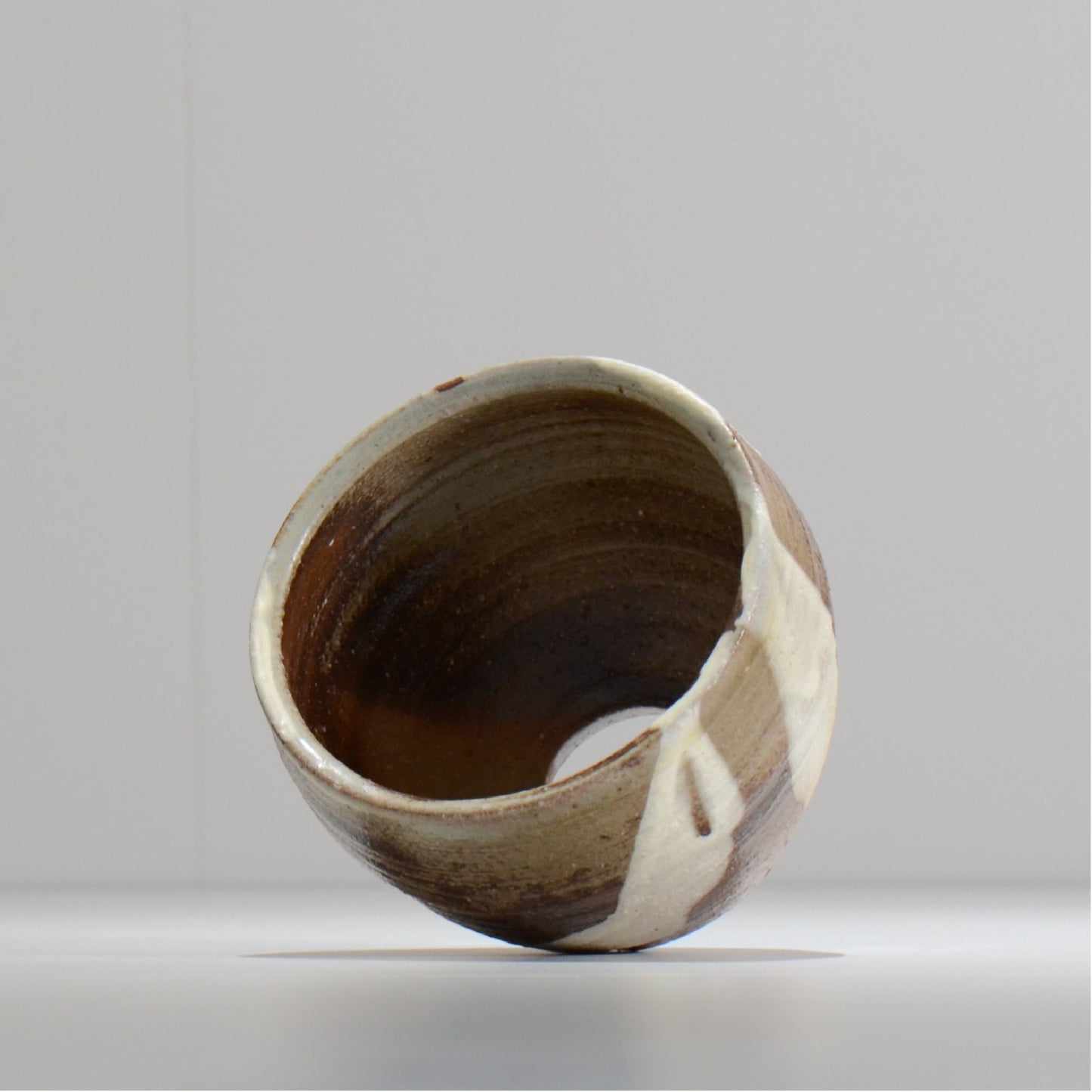 須釜 優子 / 伊賀白がけ 鉢 / su03_03_s / 約 φ10.6cm / 植木鉢