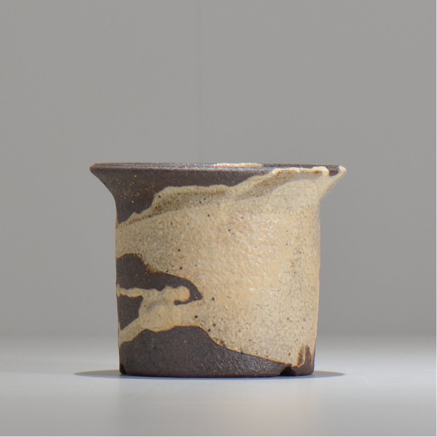 須釜 優子 / 伊賀白がけ鉢 / sy04_05_s / 約 φ12cm / 植木鉢