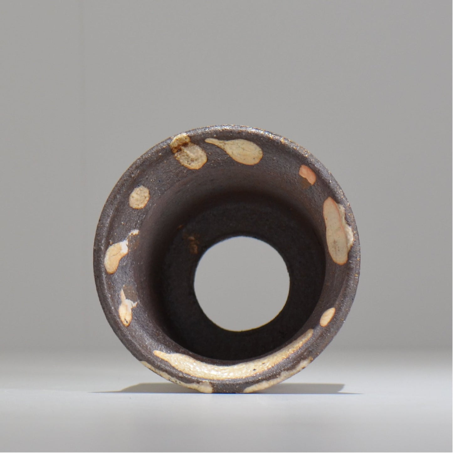須釜 優子 / 伊賀白がけ鉢 / sy04_05_s / 約 φ12cm / 植木鉢