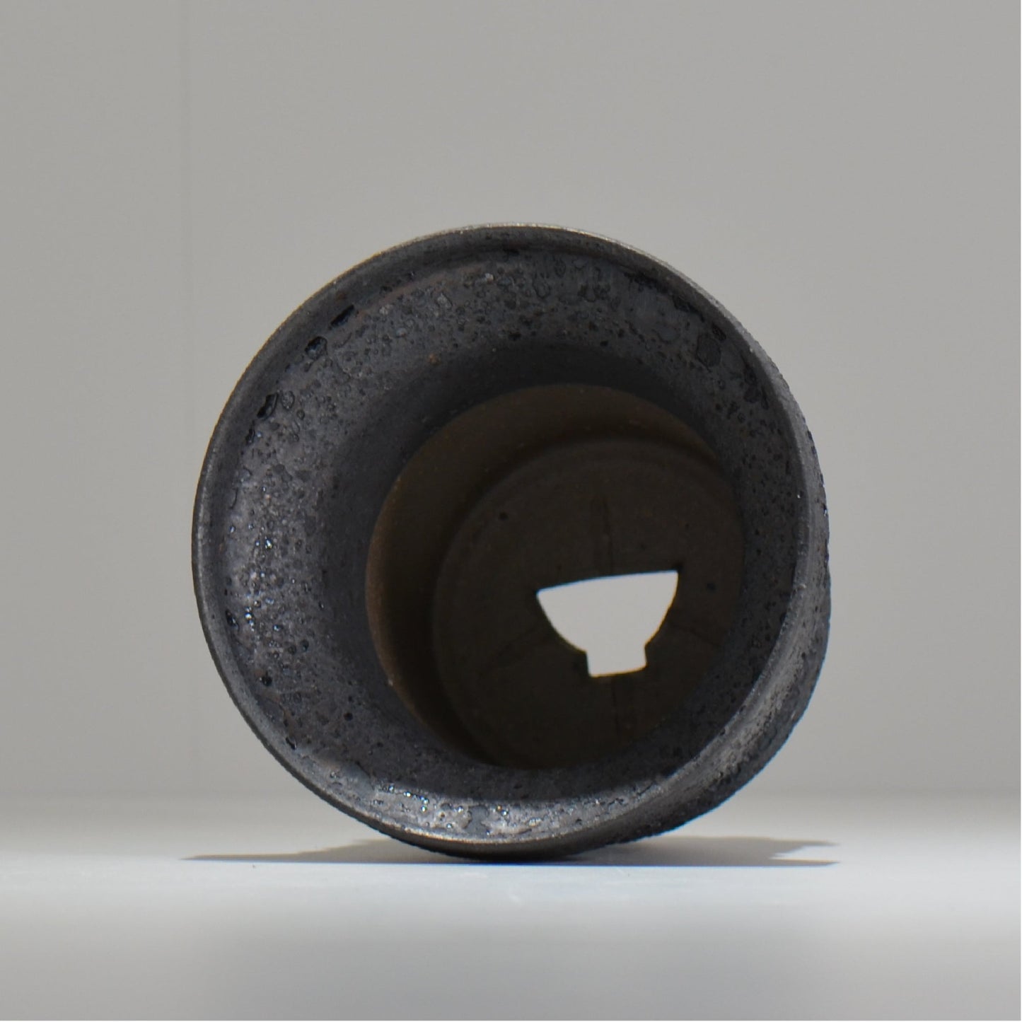 陶房Kibi / ジェットブラック/ tk_jb01_m / 約 φ14.8cm / 植木鉢