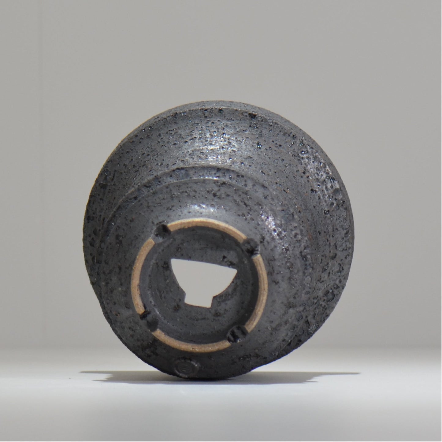 陶房Kibi / ジェットブラック/ tk_jb01_m / 約 φ14.8cm / 植木鉢