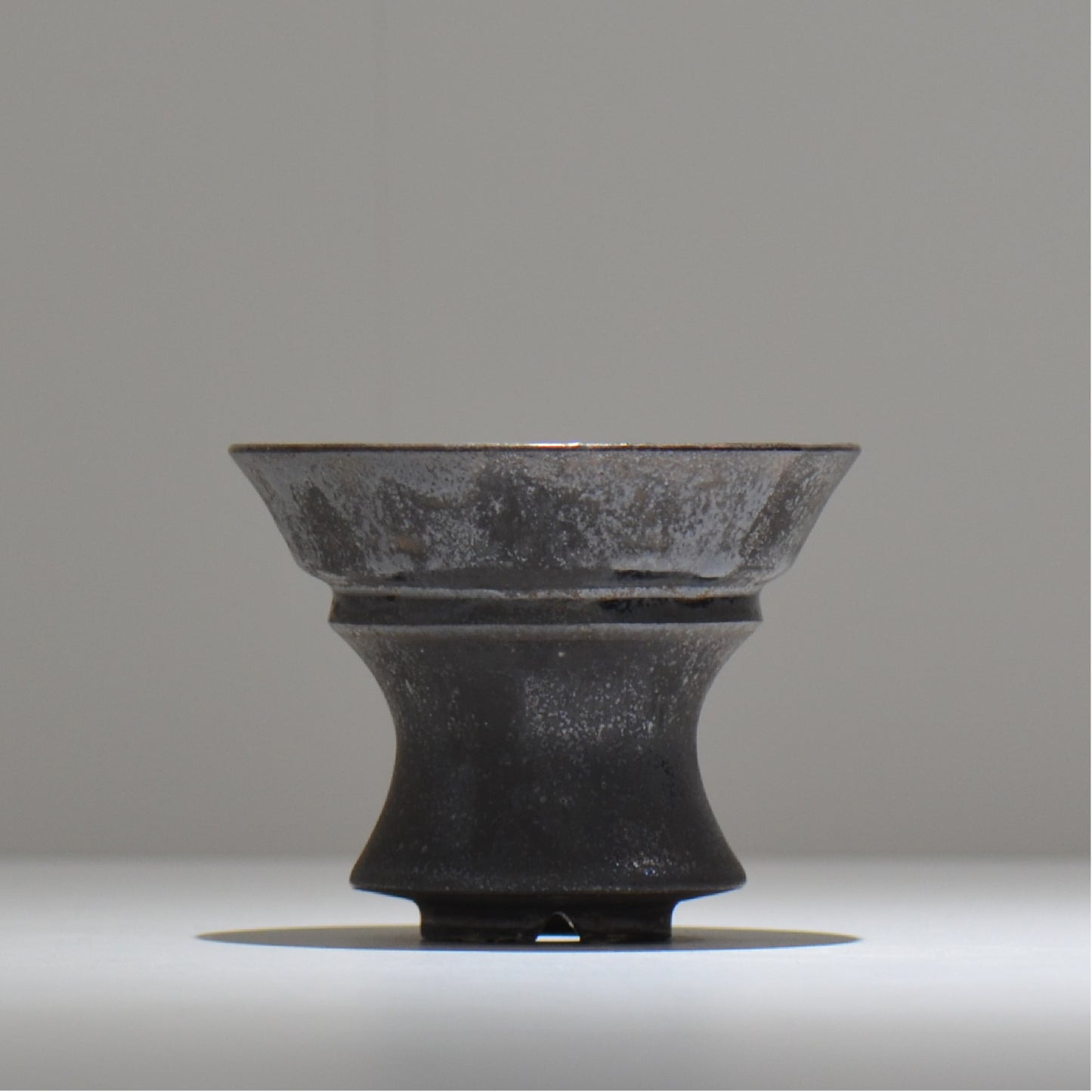 YATAGARASU / No.8 Type A 001 / M / 約 φ12.3cm / 植木鉢