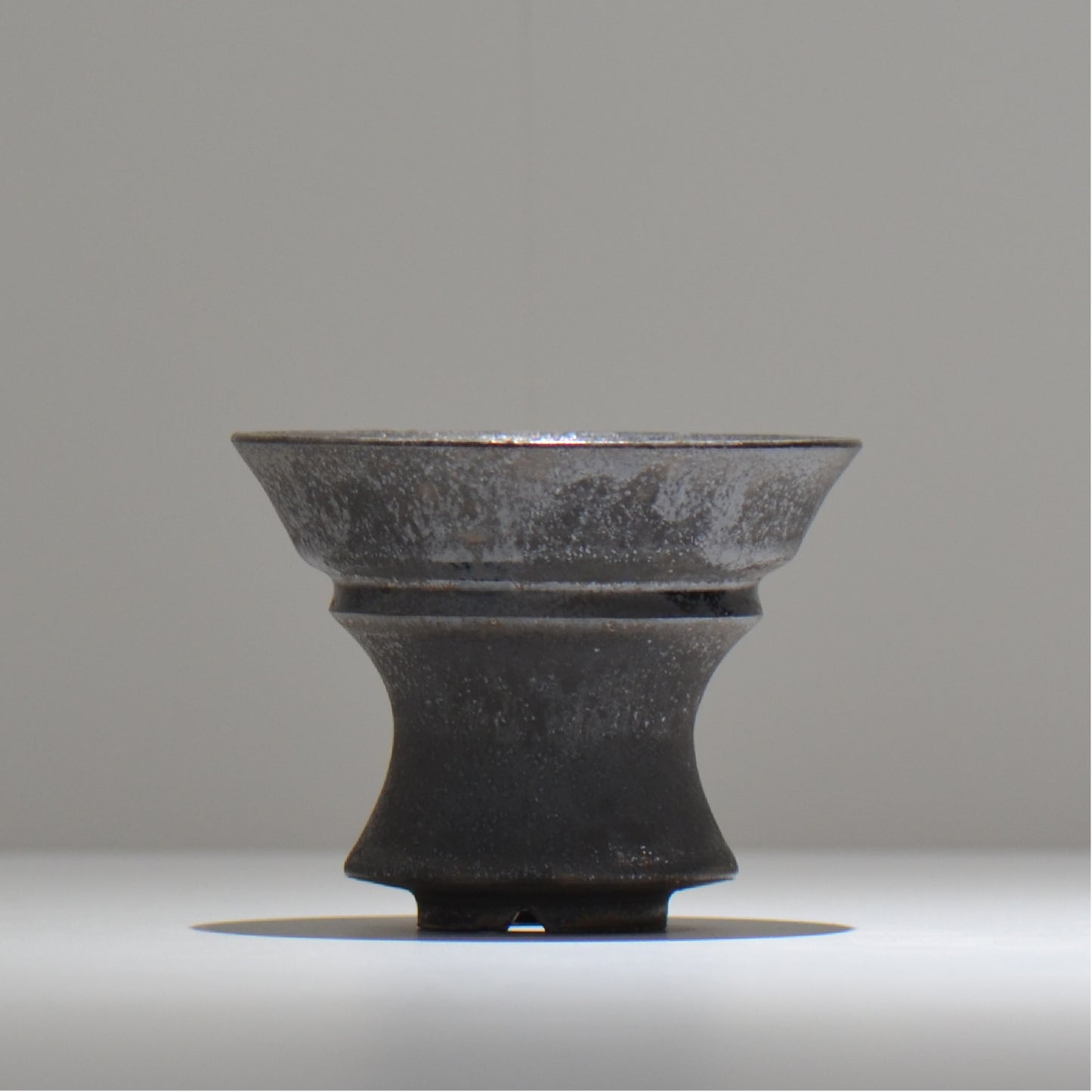 YATAGARASU / No.8 Type A 001 / M / 約 φ12.3cm / 植木鉢
