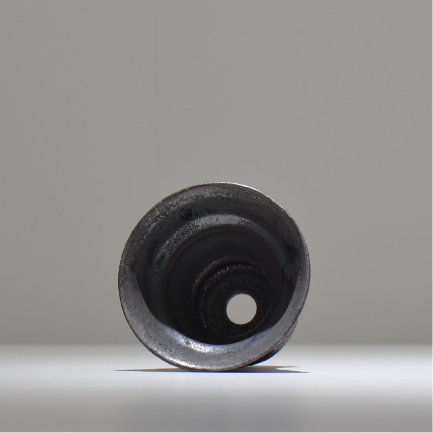 YATAGARASU / No.8 Type A 001 / M / 約 φ12.3cm / 植木鉢