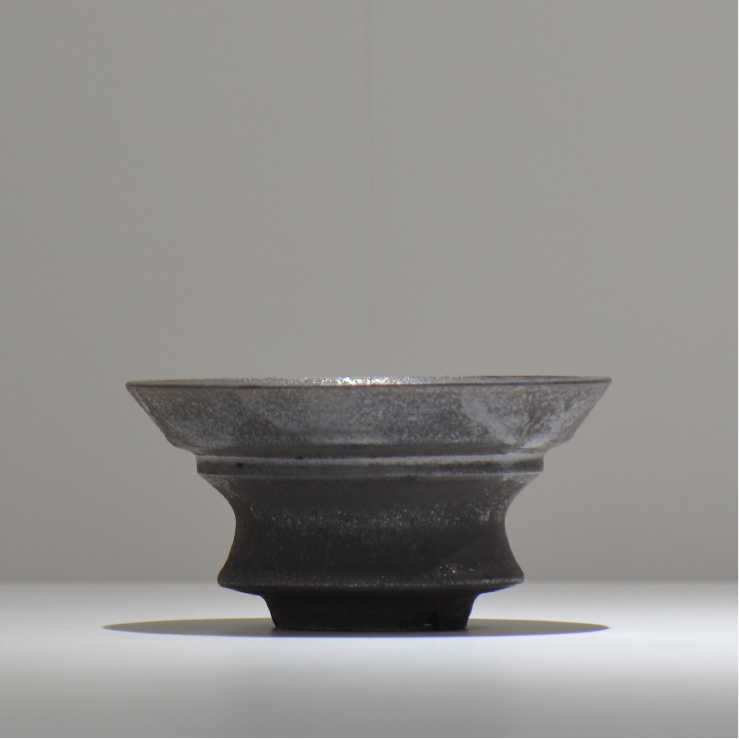 YATAGARASU / No.8 Type A 002 / L / 約 φ15.5cm / 植木鉢