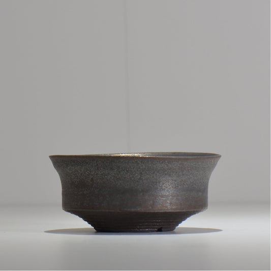 HACHILABO / UNIQUE POT 02 / M / 約 φ14.5cm / 植木鉢