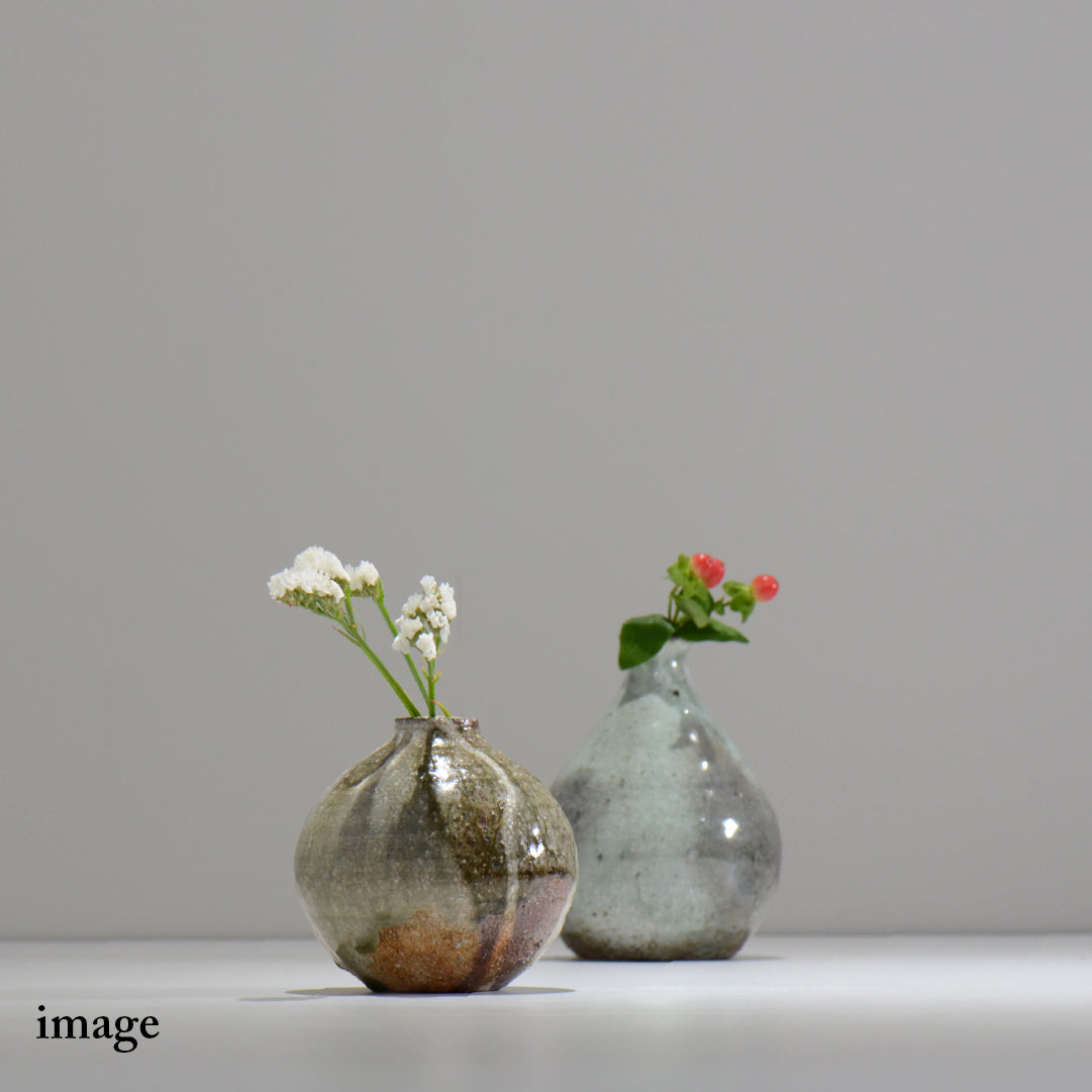 須釜 優子 / 伊賀白炭 一輪挿し / su03_ichi01_s  / 口径約 φ2.1cm / 花瓶