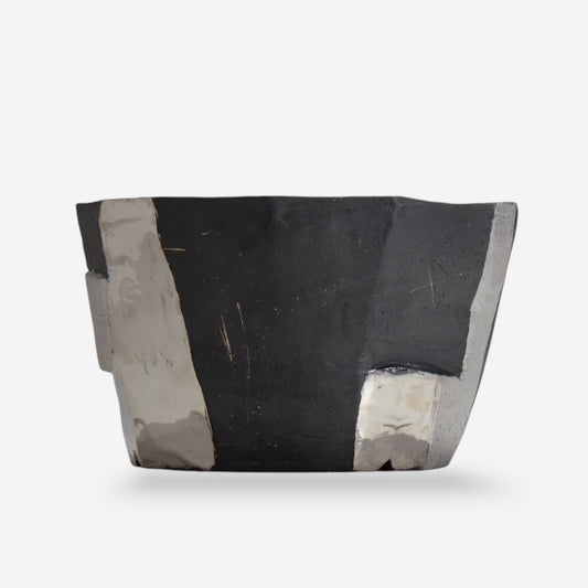 26.東絵理  / kurogane03_01_big  / 大鉢 /  約 φ23cm / 植木鉢