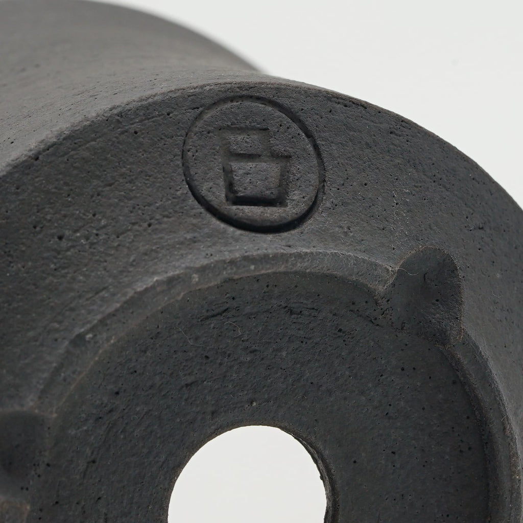 YATAGARASU / 安善 BKM 05 / 約 φ8.2cm / 植木鉢