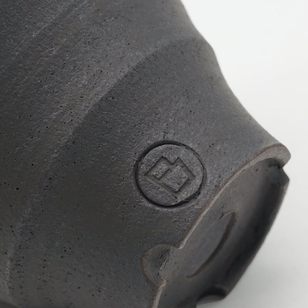 YATAGARASU / 安善 BKM 07 / 約 φ10.5cm / 植木鉢