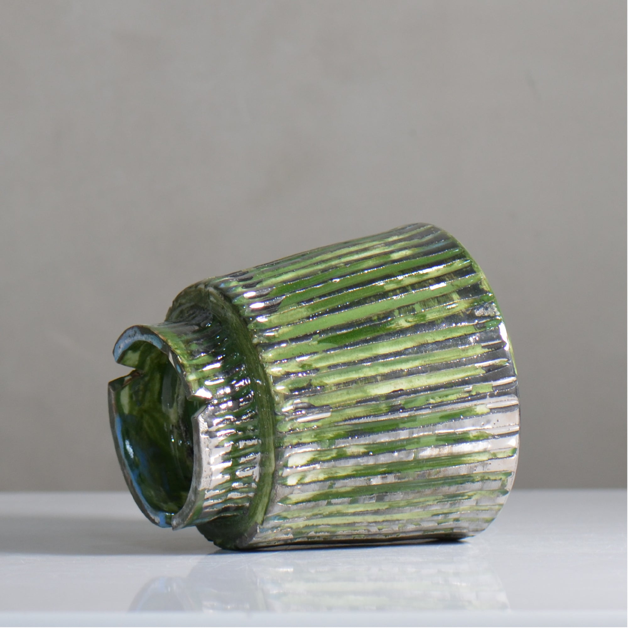 ハチラボ 植木鉢 東絵理 SHINRYOKU 深緑 約φ11.5cm 作家鉢 東絵理 / ae_01_m / SHINRYOKU / 約φ約12.7cm / 植木鉢 – ハチラボ