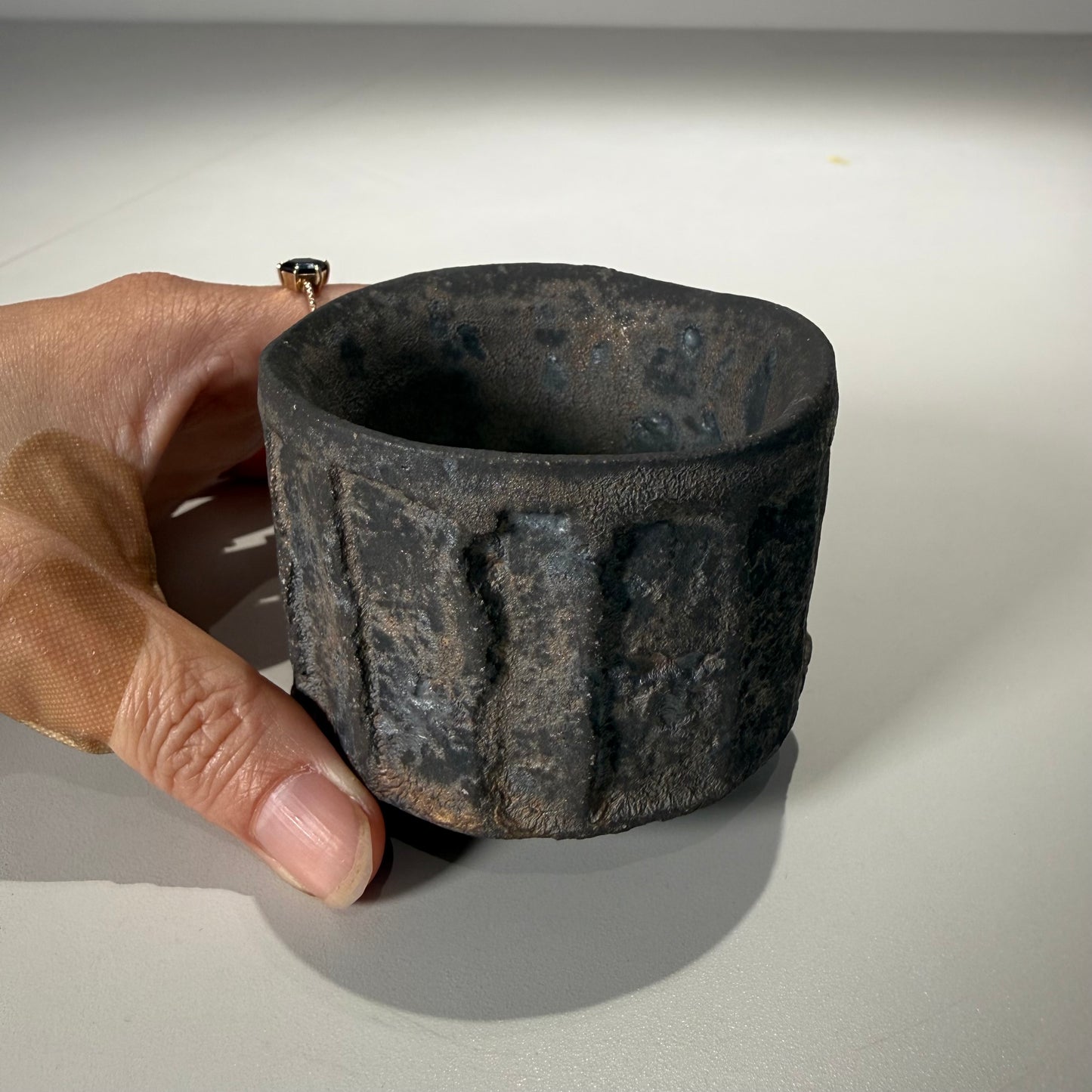 菊地元野 / マンガン釉 ぐい呑み / kg_05