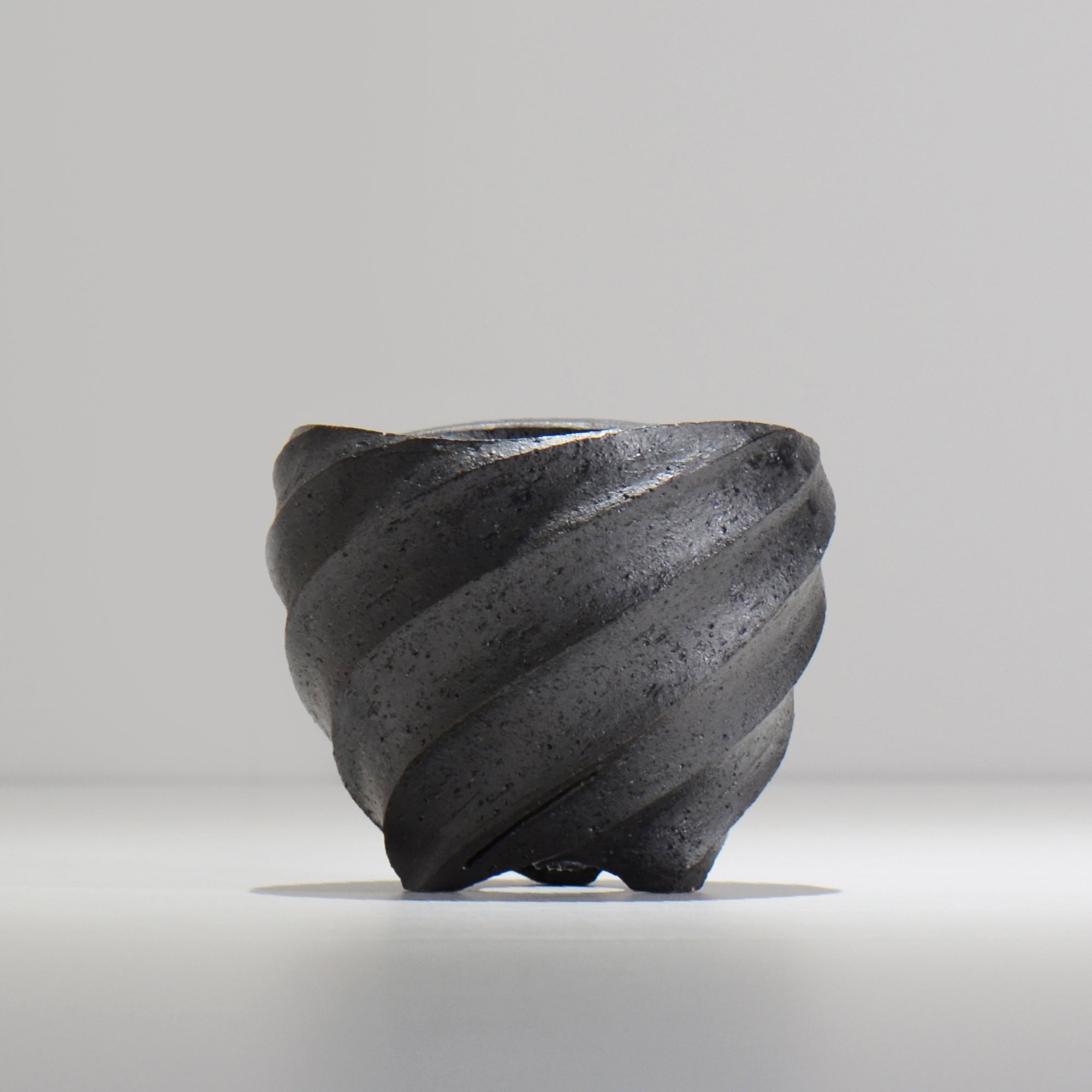 沖誠 / SPIIRAL_BLACK_01 / 約φ10.8～11.2cm  / 植木鉢