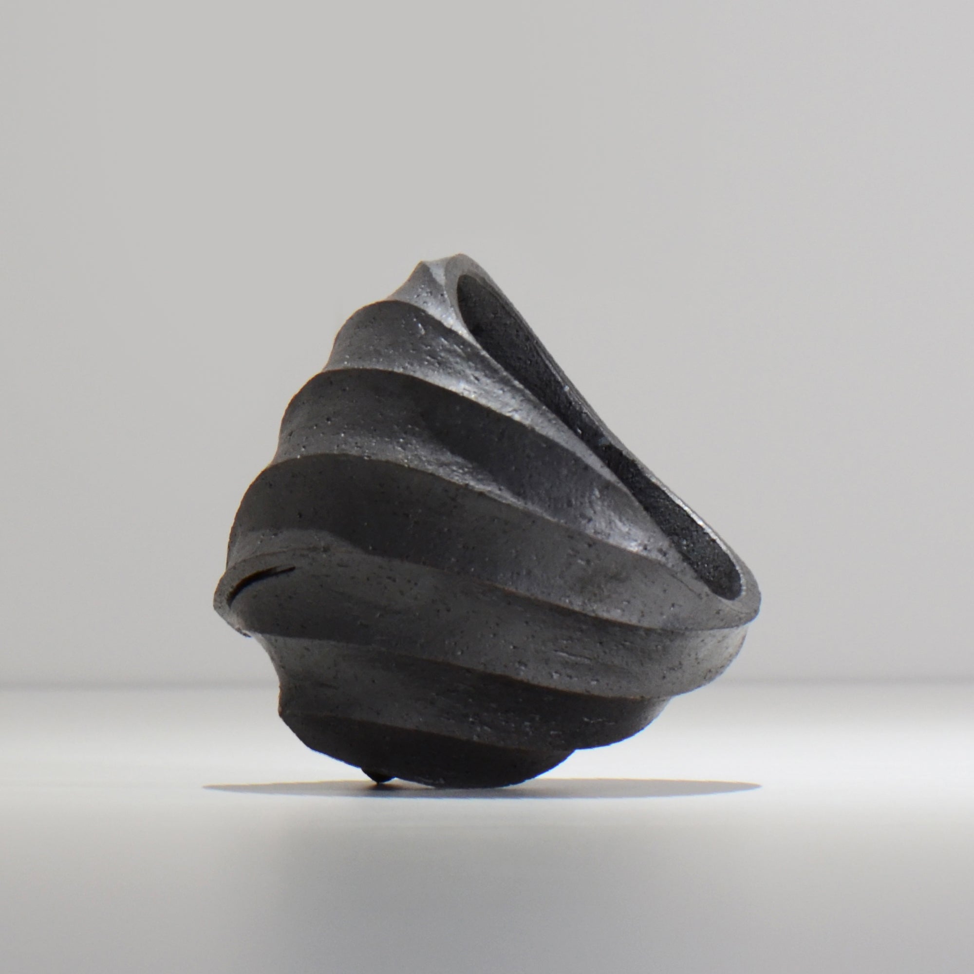 沖誠 / SPIIRAL_BLACK_01 / 約φ10.8～11.2cm  / 植木鉢