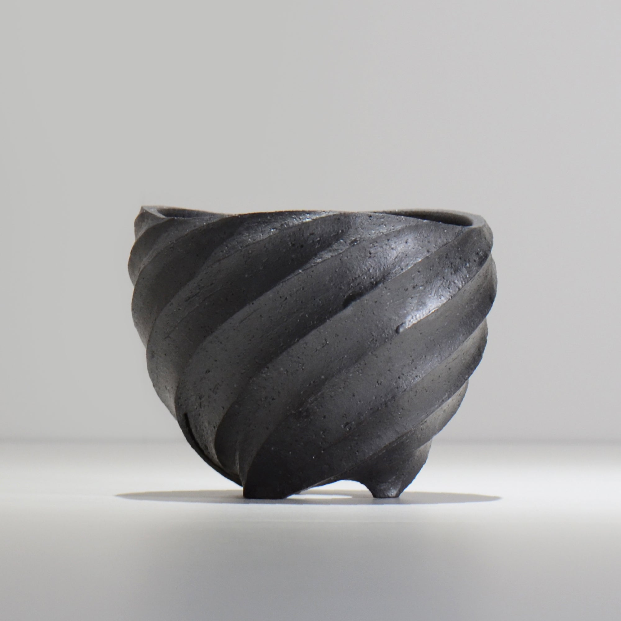 沖誠 / SPIIRAL_BLACK_02 / 約φ14.2～14.8cm  / 植木鉢