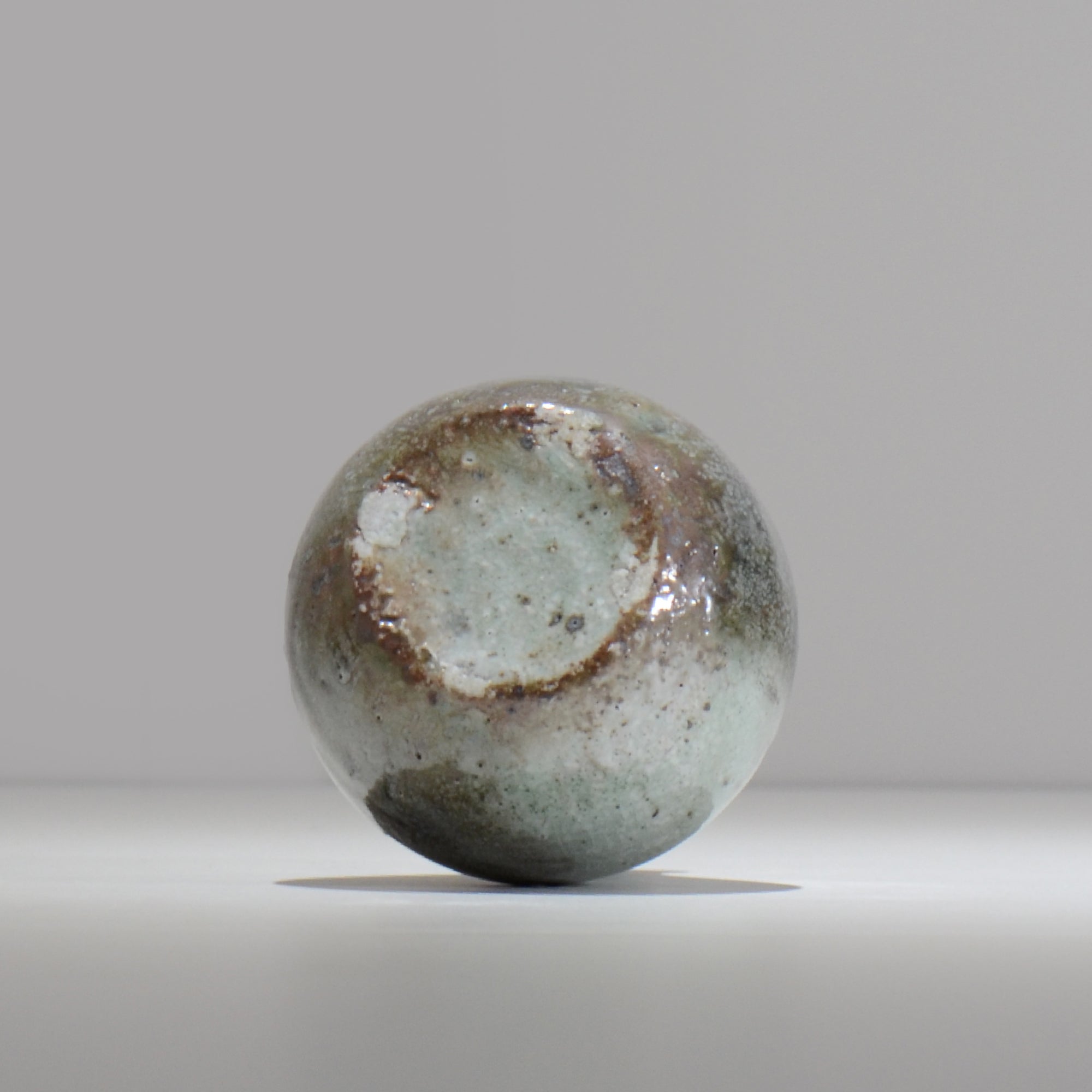 須釜 優子 / 伊賀白炭 一輪挿し / su03_ichi01_s  / 約 φ9.7cm / 花瓶