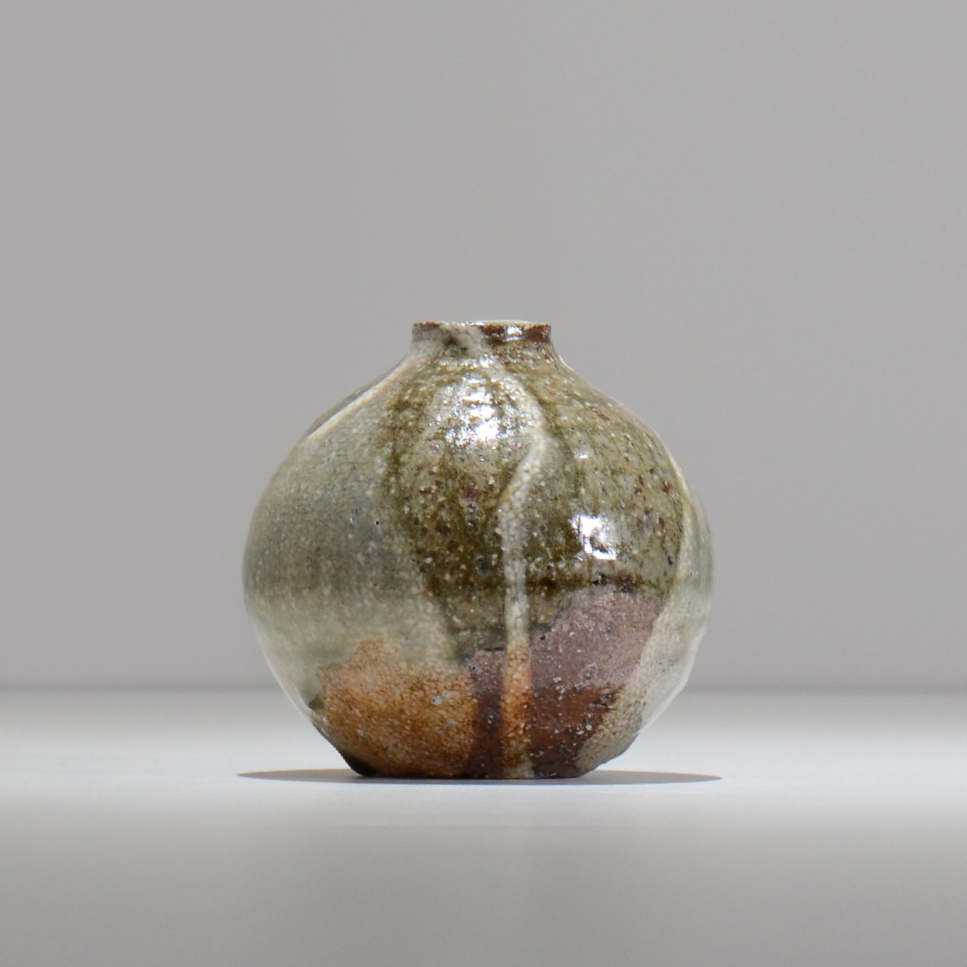 須釜 優子 / 伊賀白がけ 一輪挿し / su03_ichi02_s  / 約 φ9.9cm / 花瓶