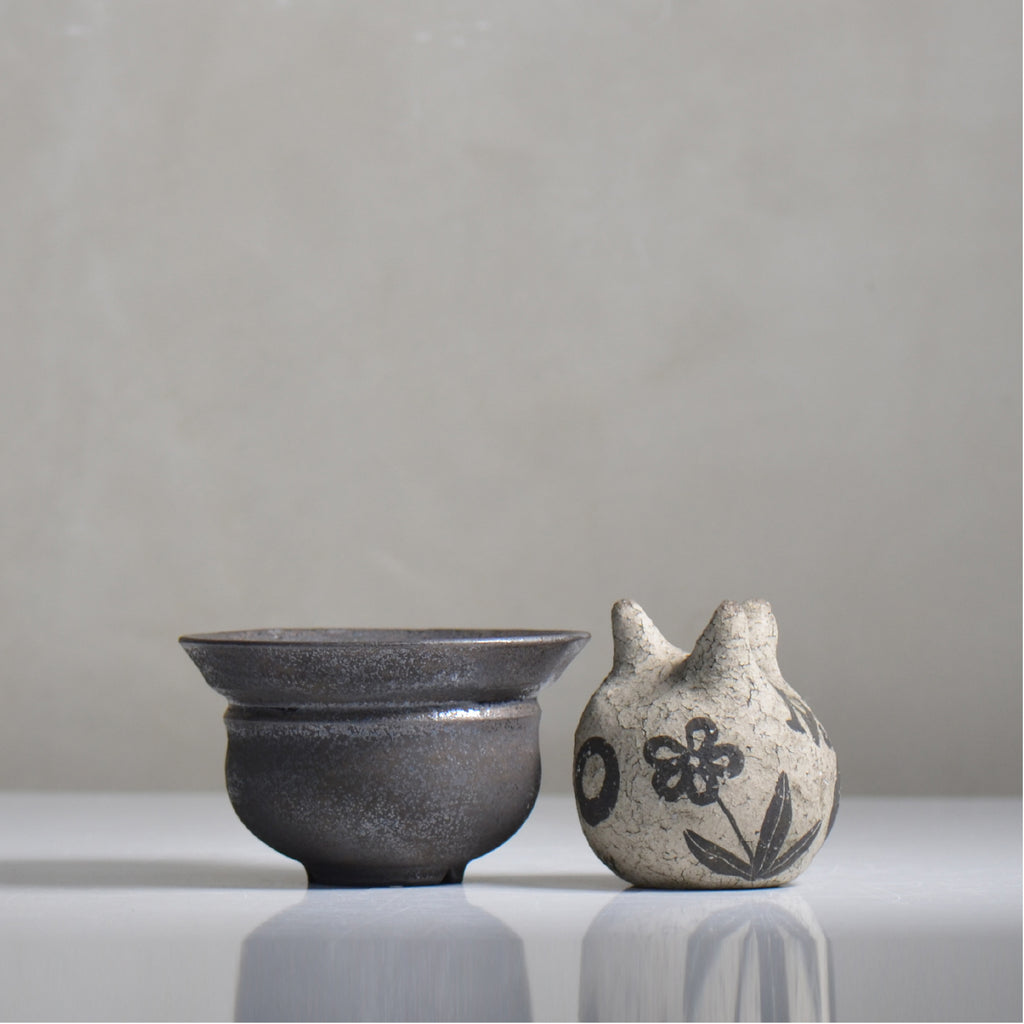 YATAGARASU / No.8 Type A 004/ M / 約 φ12cm / 植木鉢