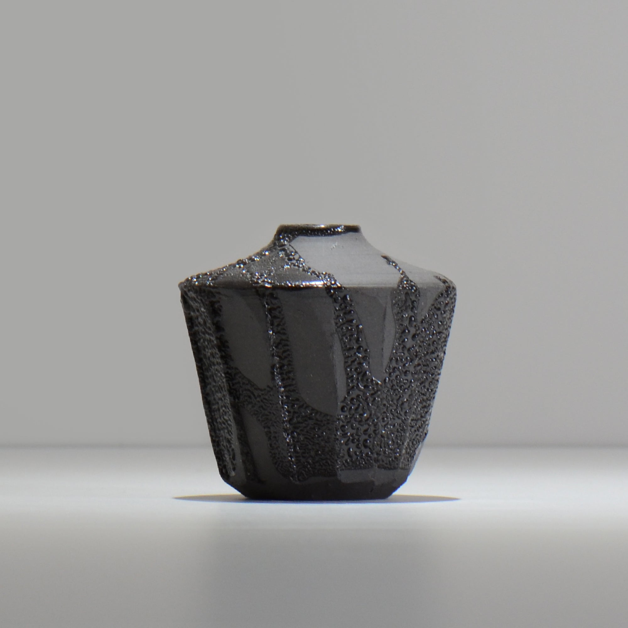 穂髙隆児 / 一輪挿し / akatuski02_ichi01/ 約φ9.6cm / 花瓶