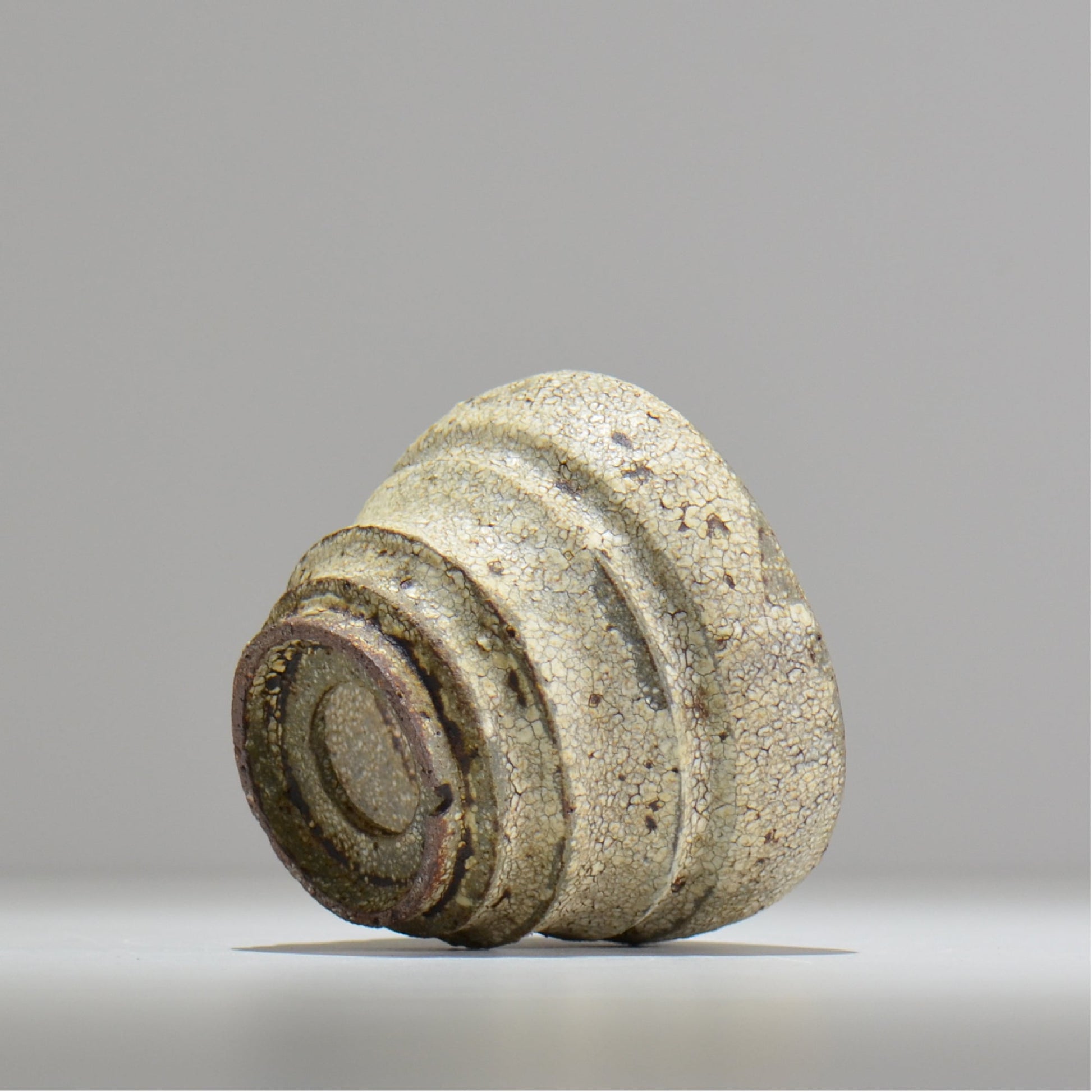 山下太 / ASOBO 罅（ひび）/ 16 / 約 φ12cm / 植木鉢