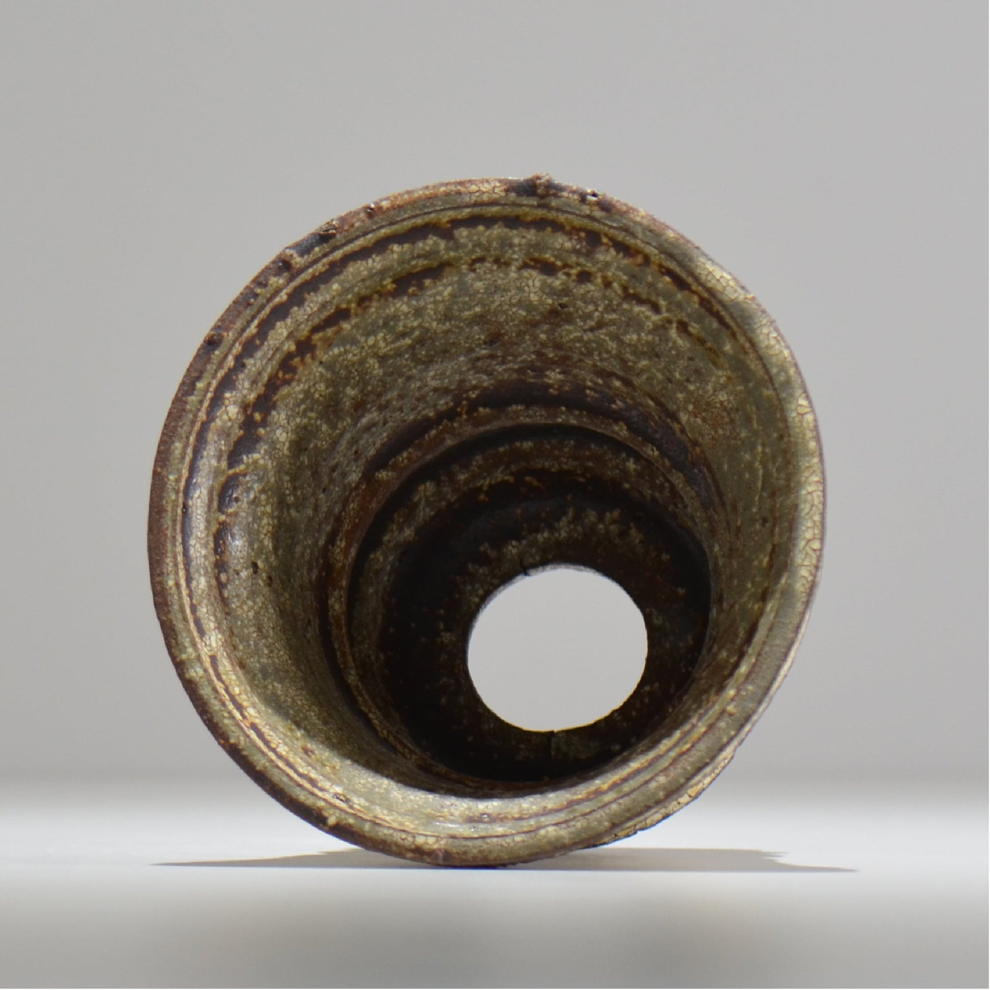 山下太 / ASOBO 罅（ひび）/ 18 / 約 φ15cm / 植木鉢