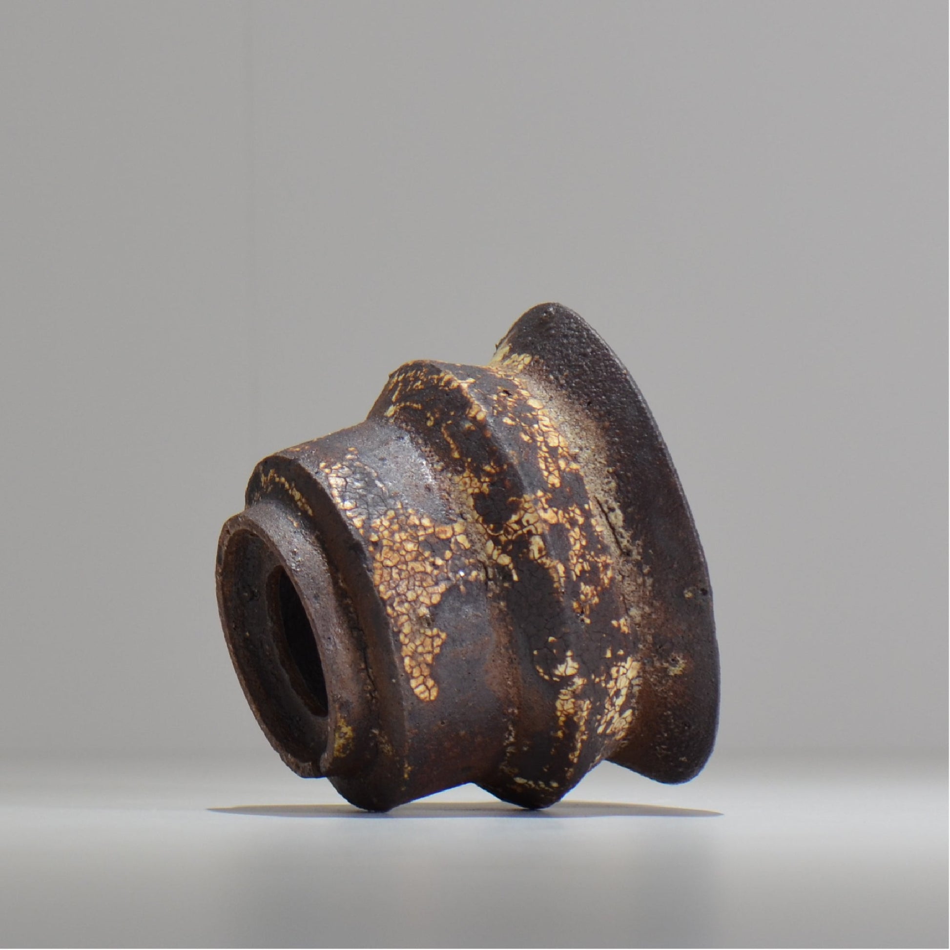 山下太 / ASOBO 罅（ひび）/ 22 / 約 φ11.7cm / 植木鉢