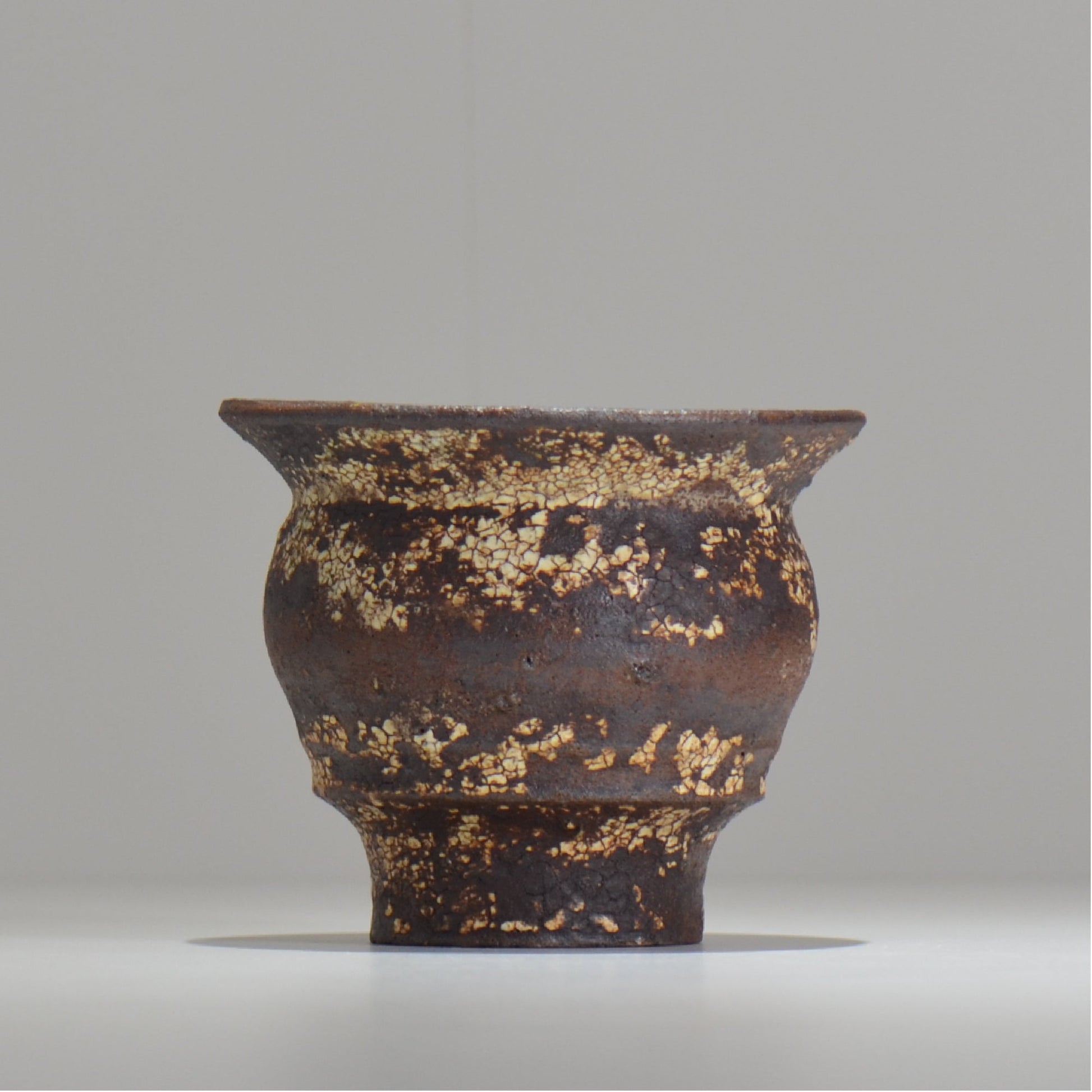 山下太 / ASOBO 罅（ひび）/ 24 / 約 φ12cm / 植木鉢