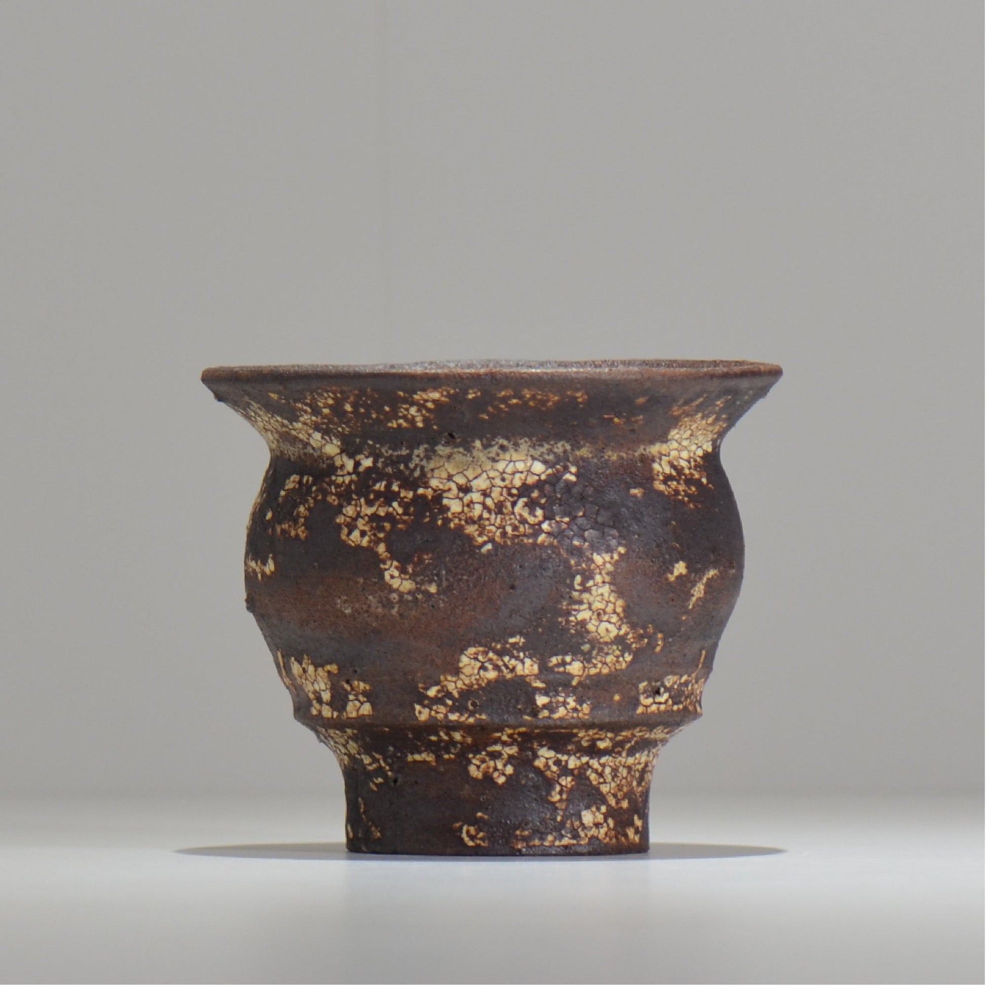 山下太 / ASOBO 罅（ひび）/ 24 / 約 φ12cm / 植木鉢