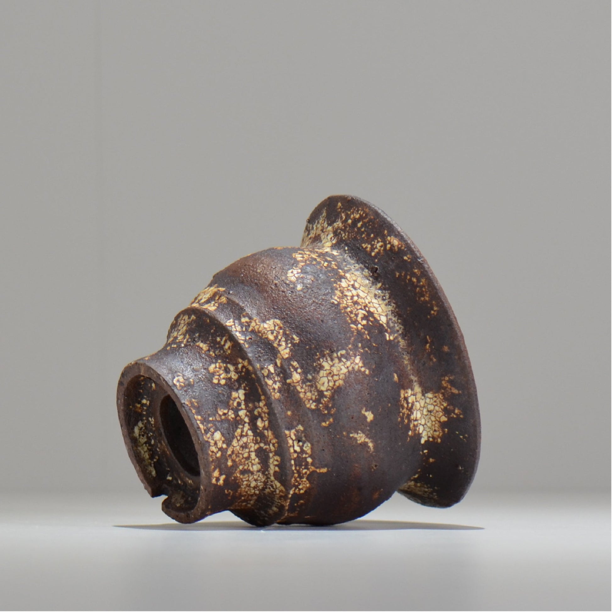 山下太 / ASOBO 罅（ひび）/ 24 / 約 φ12cm / 植木鉢