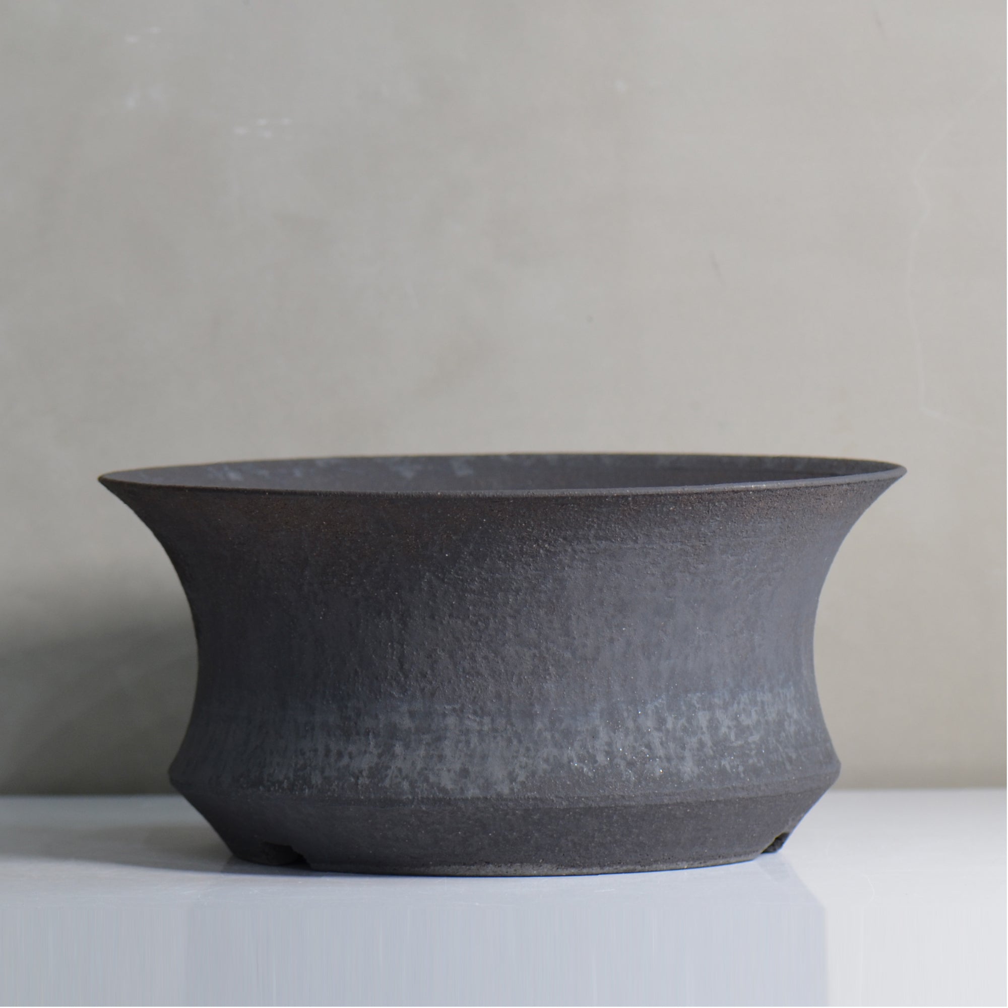 YATAGARASU / BIG 006 / 大鉢 / 約 φ32cm / 植木鉢 – ハチラボ